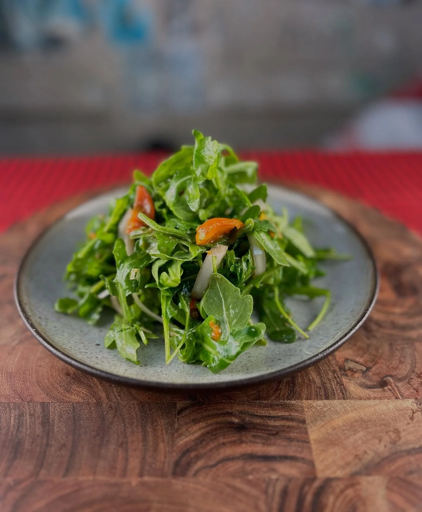 ✨🌱Don&rsquo;t forget to add a salad to your pizza order!🌱✨
made with organic arugula, organic cherry tomatoes, organic pickled onions, and homemade organic italian dressing and garlic oil!

DM to reserve your pizzas for Tuesday&rsquo;s pop up!!
#or
