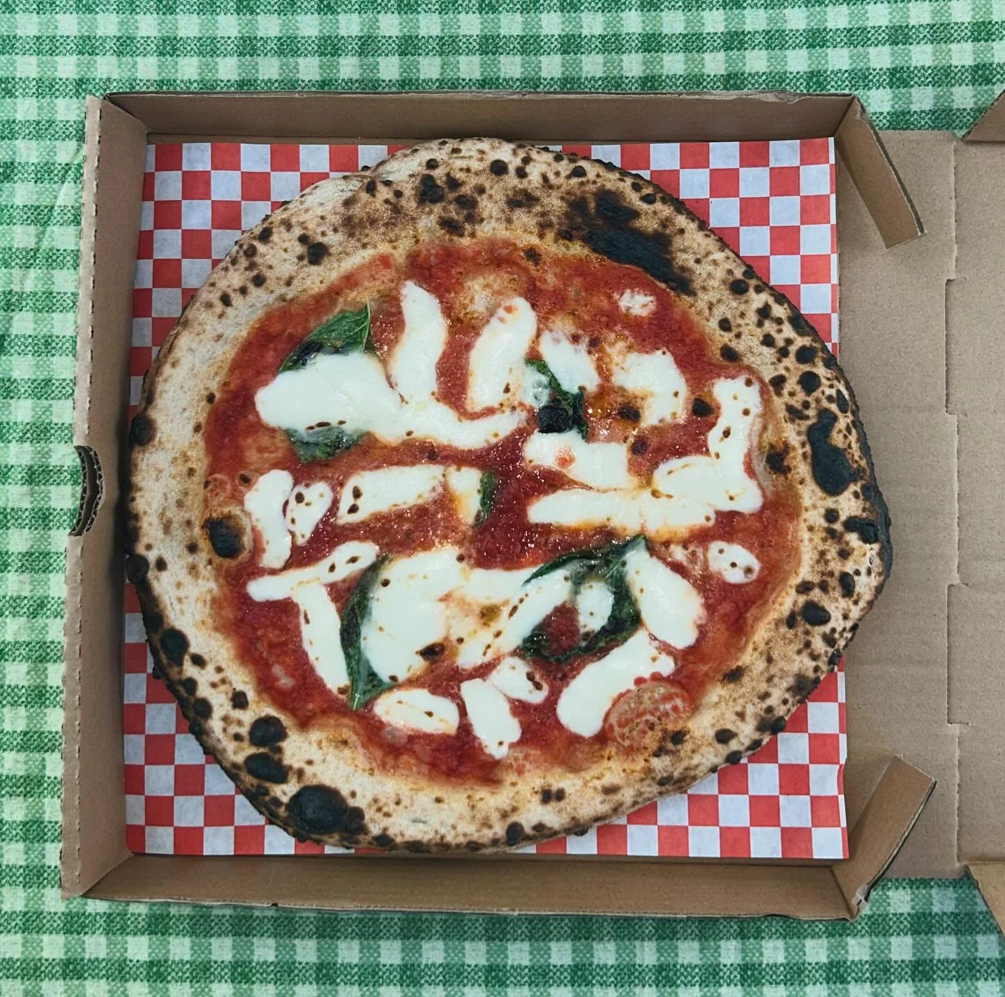 🔥Classic Margherita🔥
Bianco di Napoli tomato sauce, mozzarella, basil, olive oil
We are open for business!!! DM or visit our website www.organica.pizza for all catering inquiries💚🌱🍕