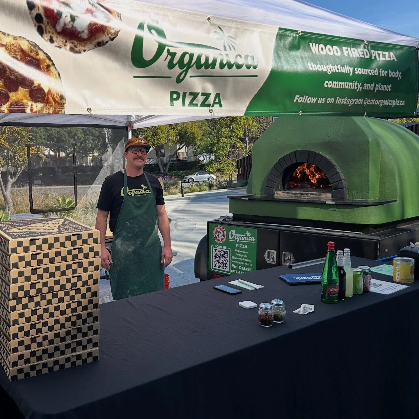 Your local neighborhood pizza guy&mdash;Blake! Everyone say hiiii Blake. Come see us at the La Jolla Open Aire Farmer&rsquo;s Market this Sunday. Be sure to check our stories so you can see our menu before hand!

#pizza #organic #neapolitan #pizzatra