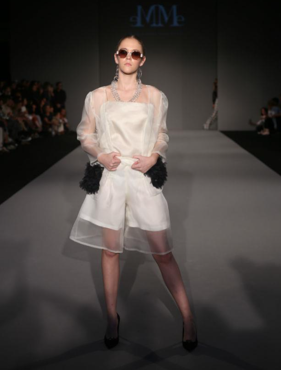 LOOK 2.png