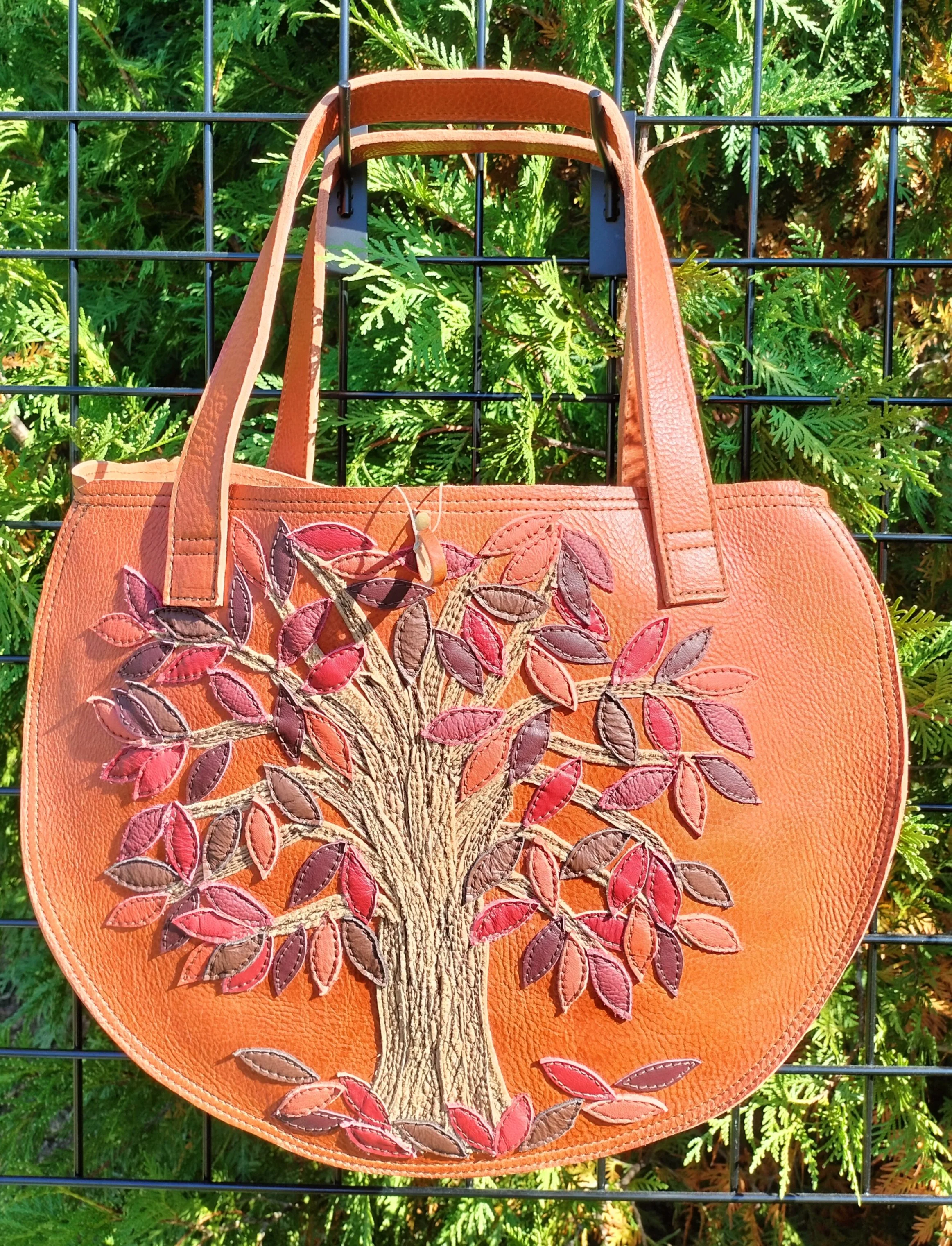 autumntree1.jpg