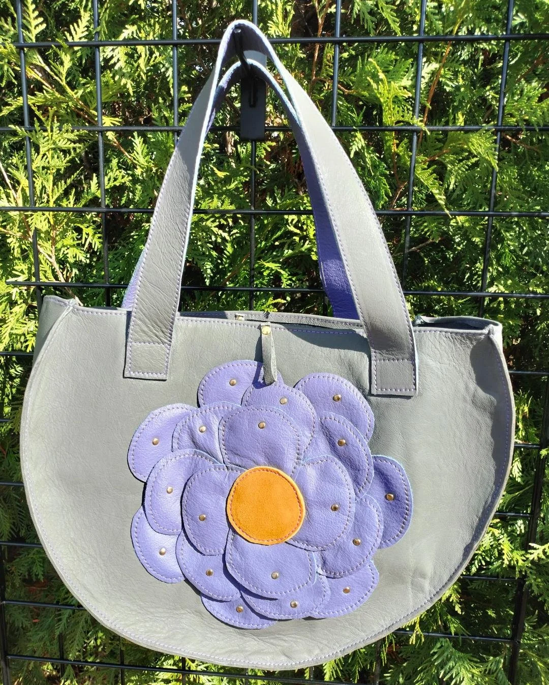 FLORAL CHARM LEATHER TOTE