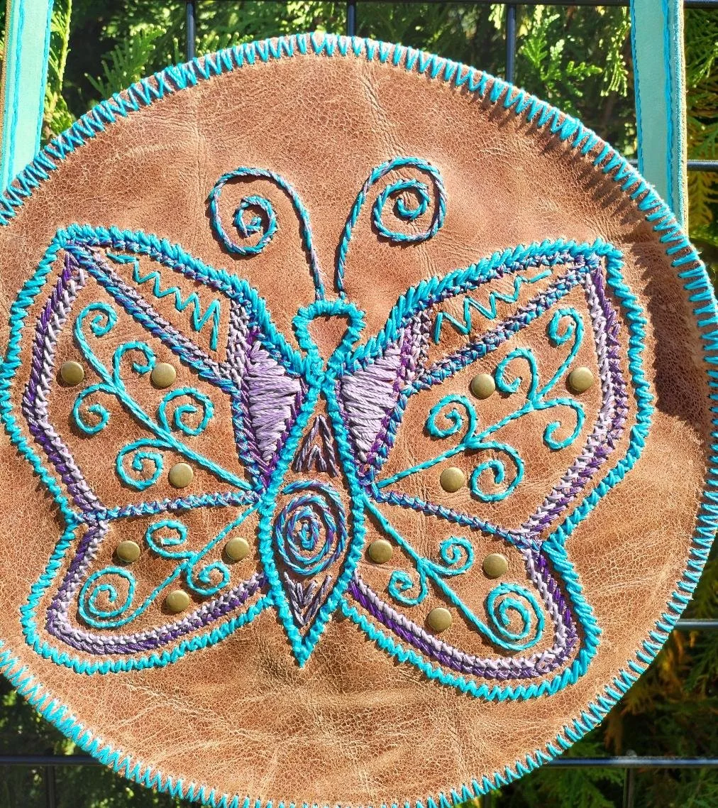 handbutterfly4.jpg