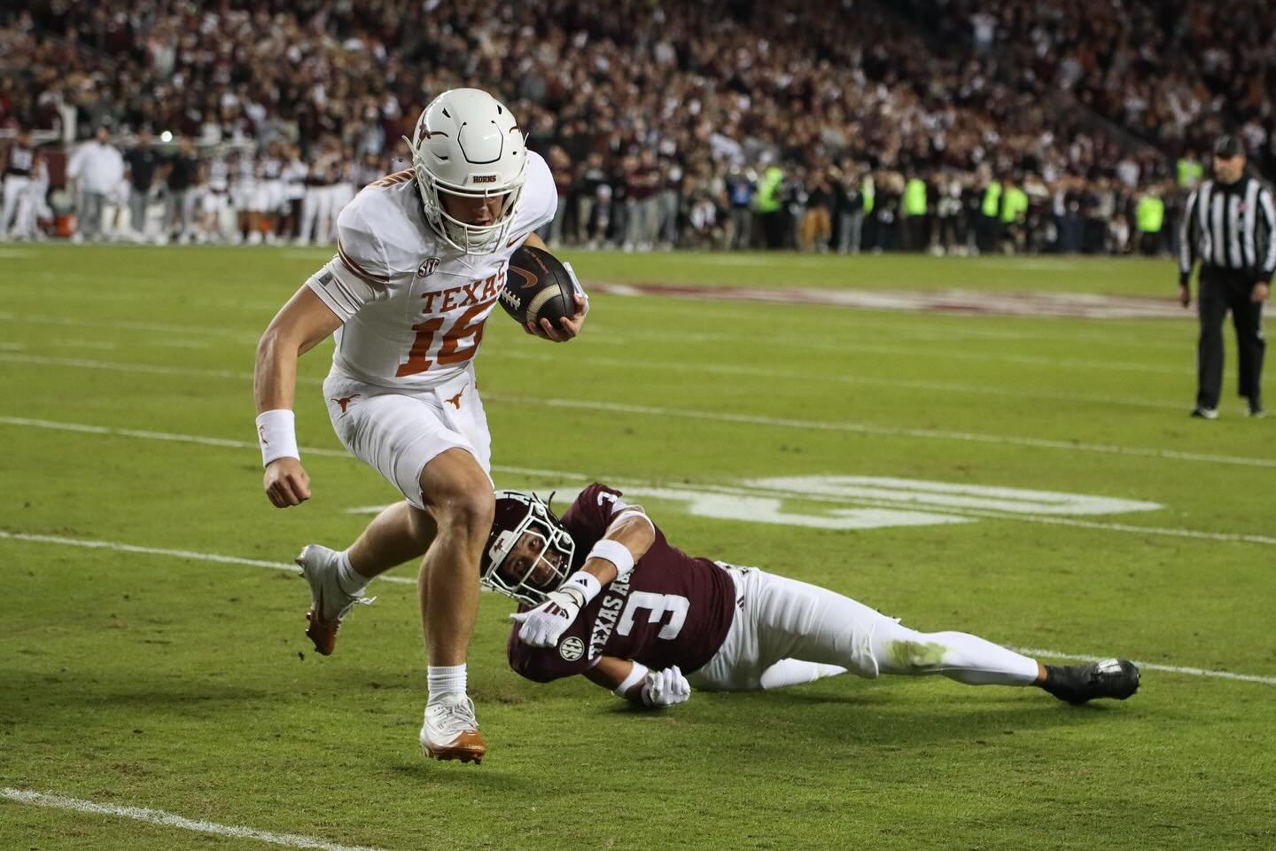 Lone Star Showdown! The Texas Longhorns defeated the Texas A&amp;M Aggies on November 30, 2024, with a score of 17-7 in the rivals first matchup since 2011. 

shot for @thedailytexan
