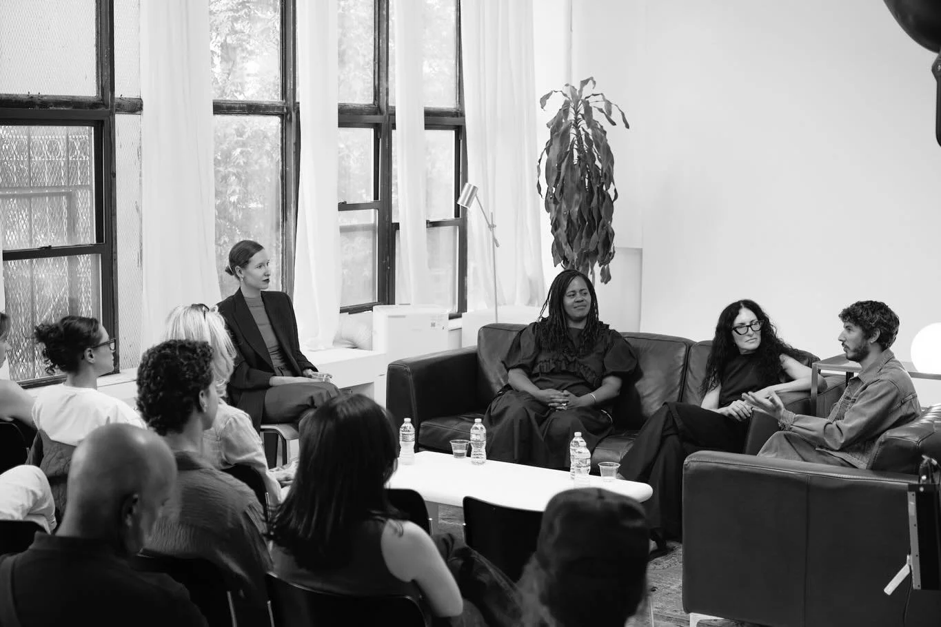 Last week, the second edition of The White Loft Talk Series, curated by @roxannedoucet, brought together three voices we deeply admire for an honest and insightful conversation on creative direction, collaboration, and the art of image-making. 

An h