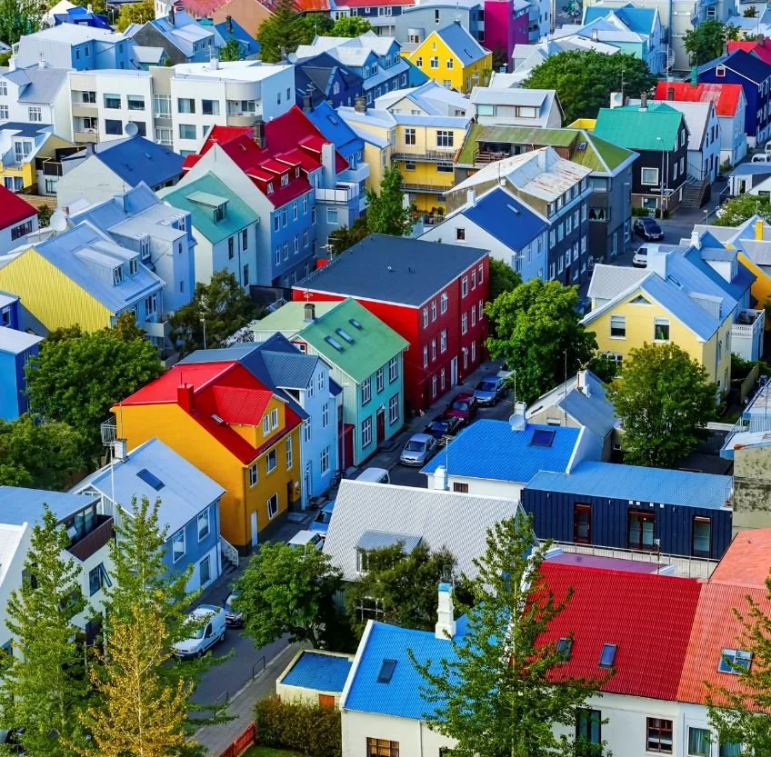 Colorful-Red-Green-Blue-Yellow-Houses-Cars-Streets-Reykjavik-Iceland..jpg