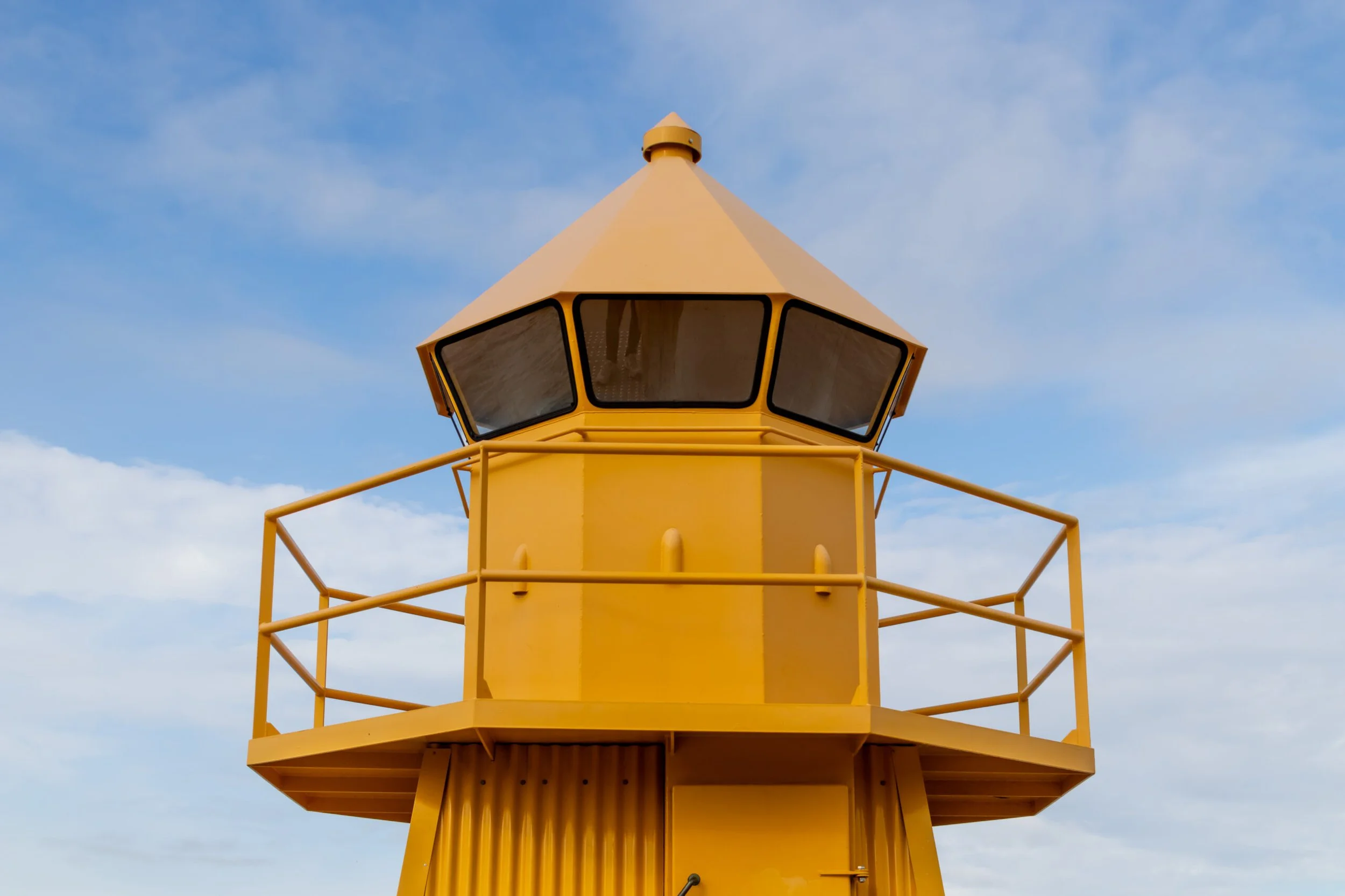 icelandlighthouse.jpg