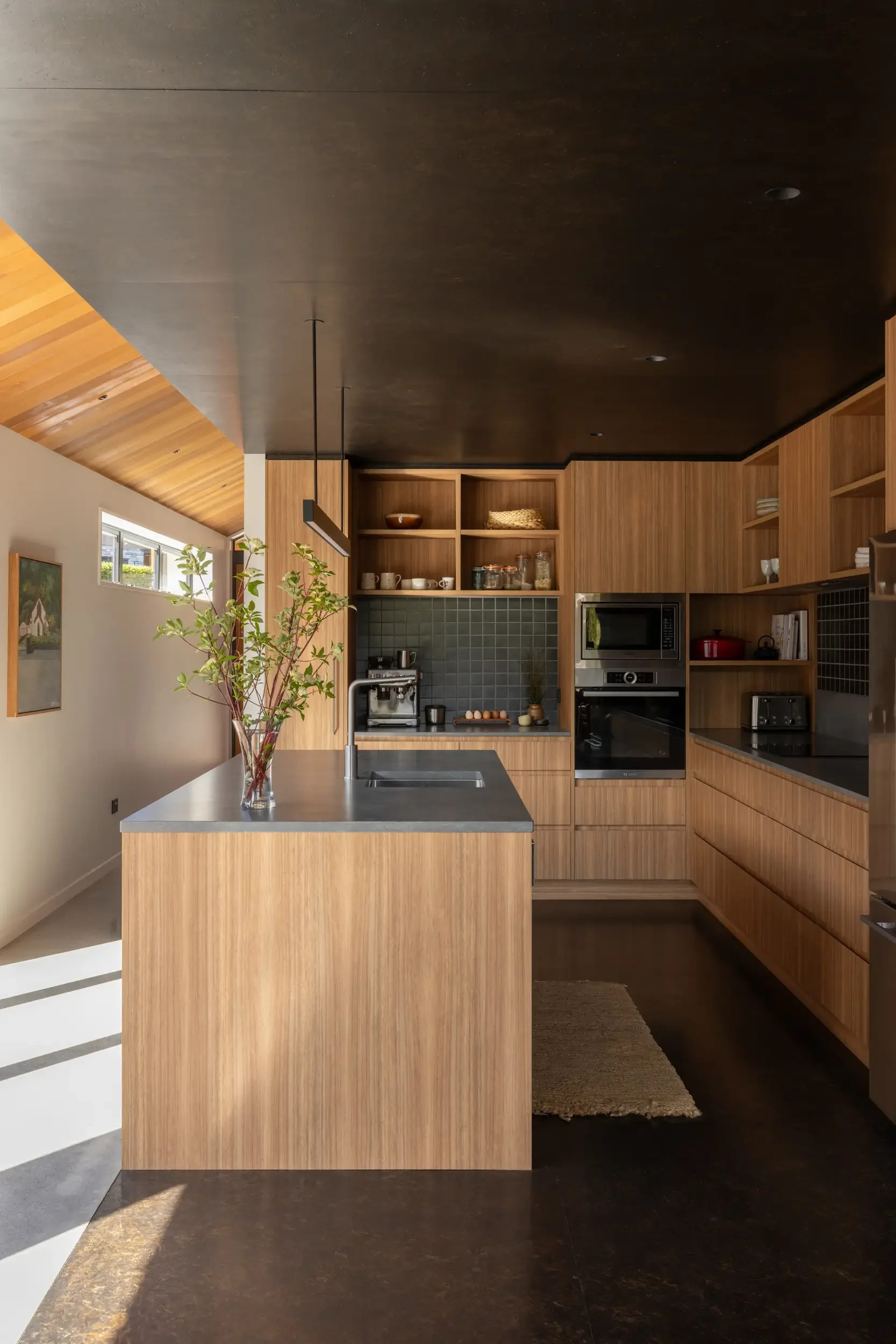 redwood-cosy-hanmer-springs-kitchen-01.webp