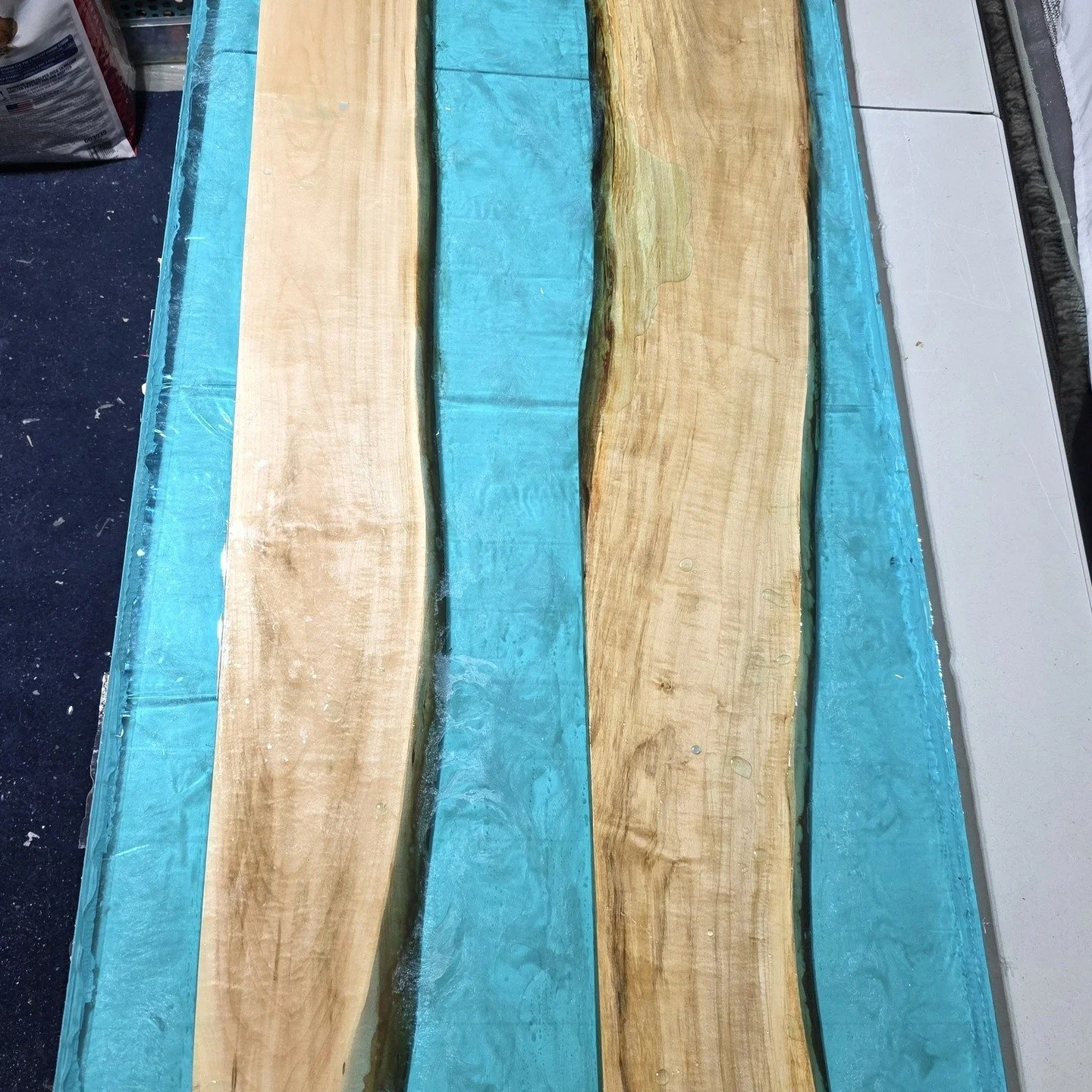 his is one of those moments where you step back and smile 😍
Mold release is done and the color came out exactly how I imagined &mdash; smooth, rich, and full of depth 💙
Can&rsquo;t wait to pull these end tables from the mold and take them to the ne