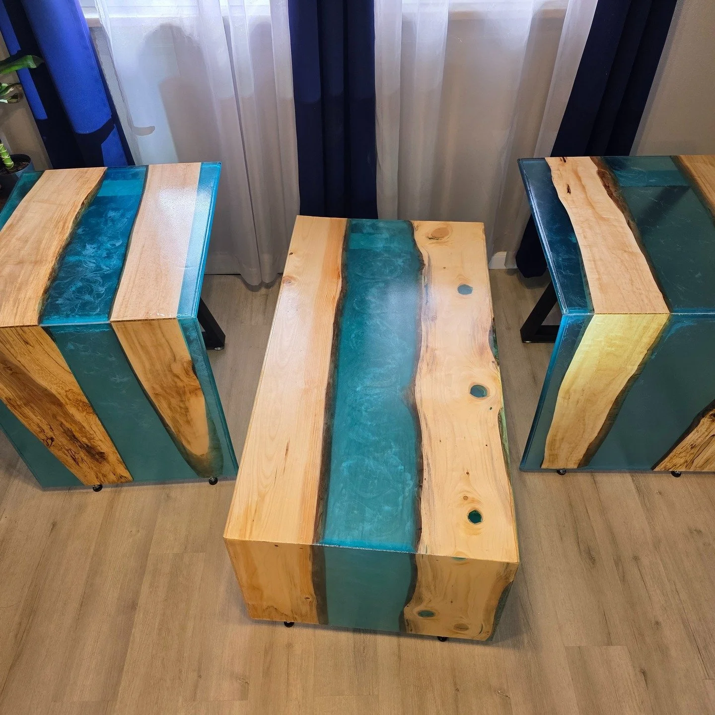 ✨ SOLD AS A SET ✨

My Client was very satisfied, so excited

This custom 3-piece river table set is officially complete and I&rsquo;m obsessed with how the teal river turned out 😍🌊

This set includes:
✔️ Coffee Table &ndash; 43&rdquo; x 24&rdquo; x