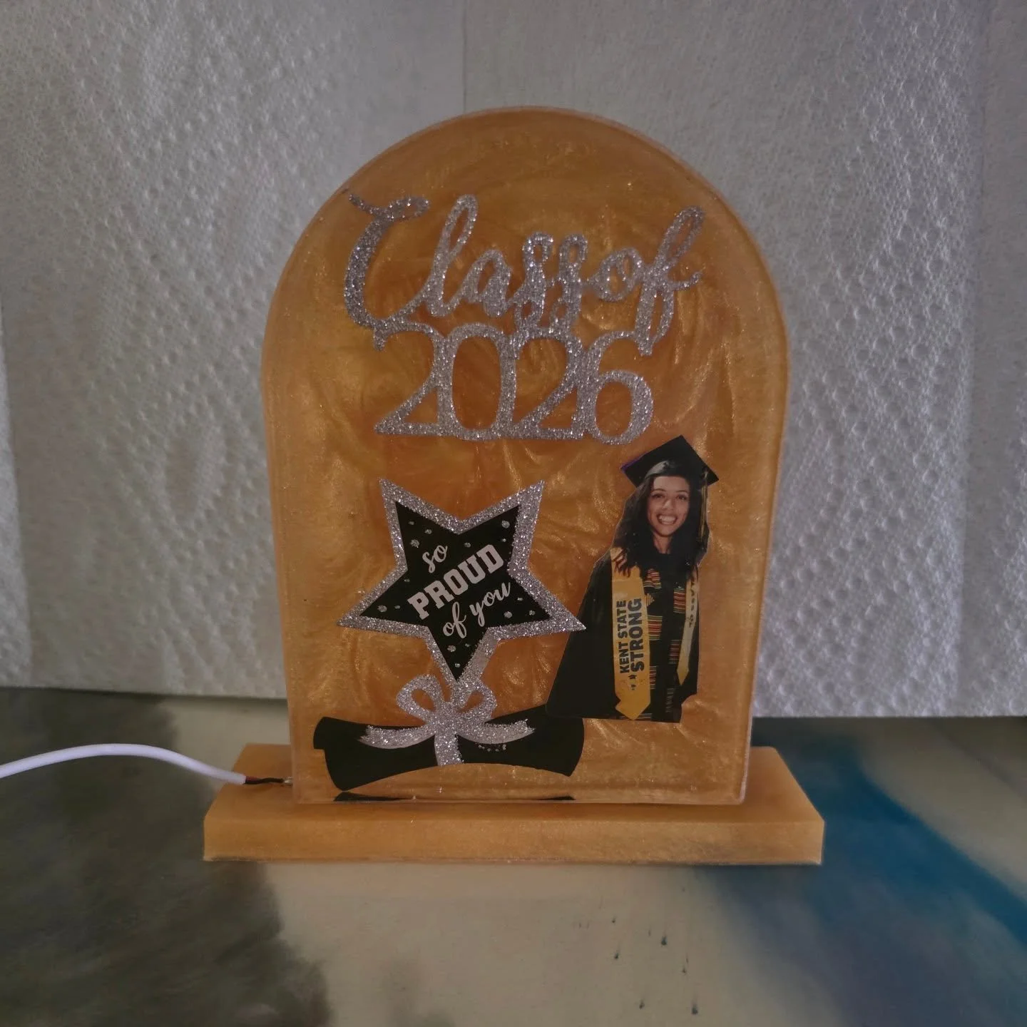 ✨ Turning memories into forever keepsakes ✨

Custom handmade memory lights made for any occasion &mdash; graduations, memorials, birthdays, anniversaries, weddings, baby showers &amp; more. 💛

Each piece is personalized with your photos, names, date