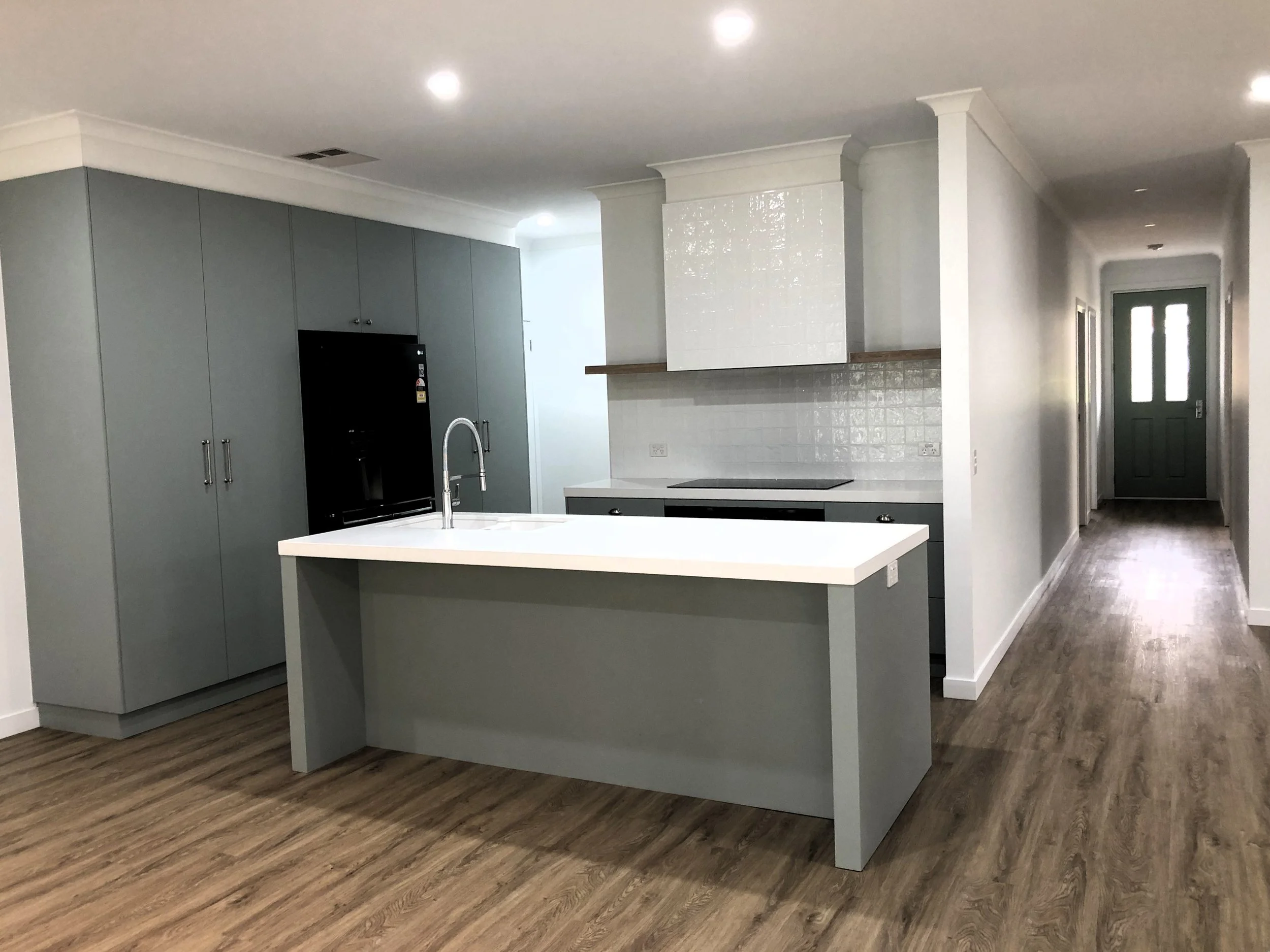New Home Build Kitchen and Entry Hallway Wangaratta