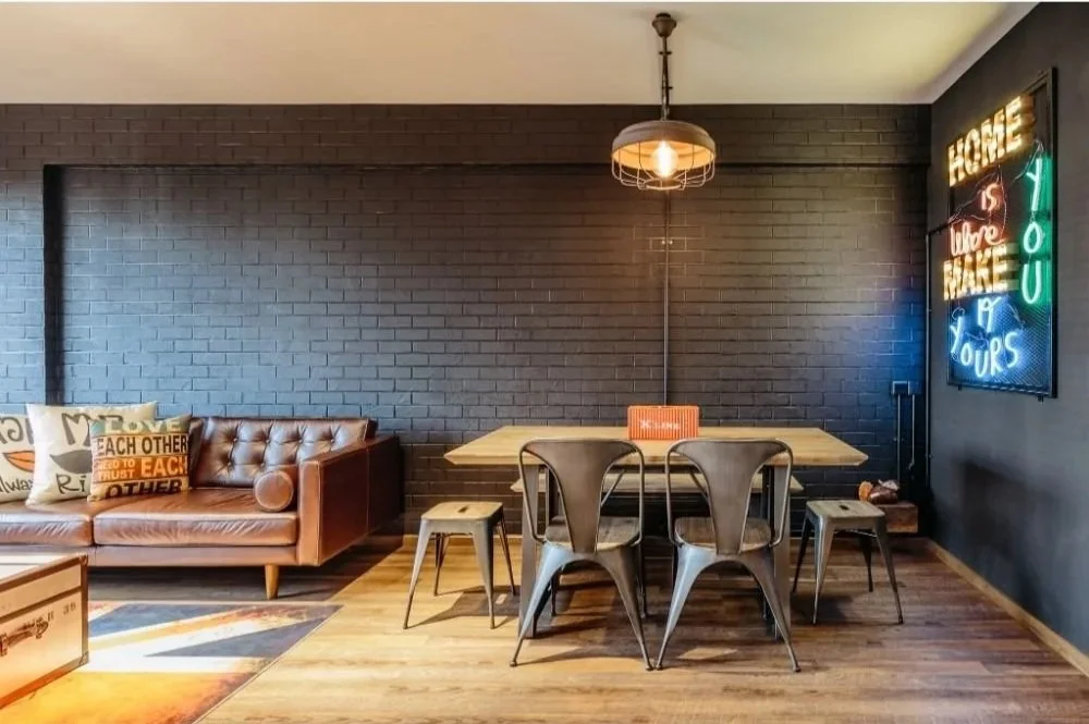 Forme3-sghdb-sgbto-hdbbto-living-room-ideas-black-bricks-design-sghome-sginterior