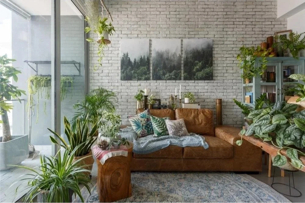 Forme3-moda-condo-livingroom-midcentury-modern-sghomes