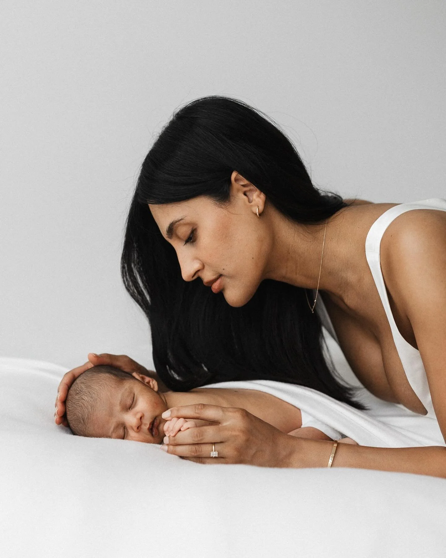 There are no words to describe the feeling of looking at your newborn and being completely mesmerised by them 🤍✨

There&rsquo;s nothing quite like preserving these fleeting moments. If you&rsquo;re expecting and want to remember this time forever, g