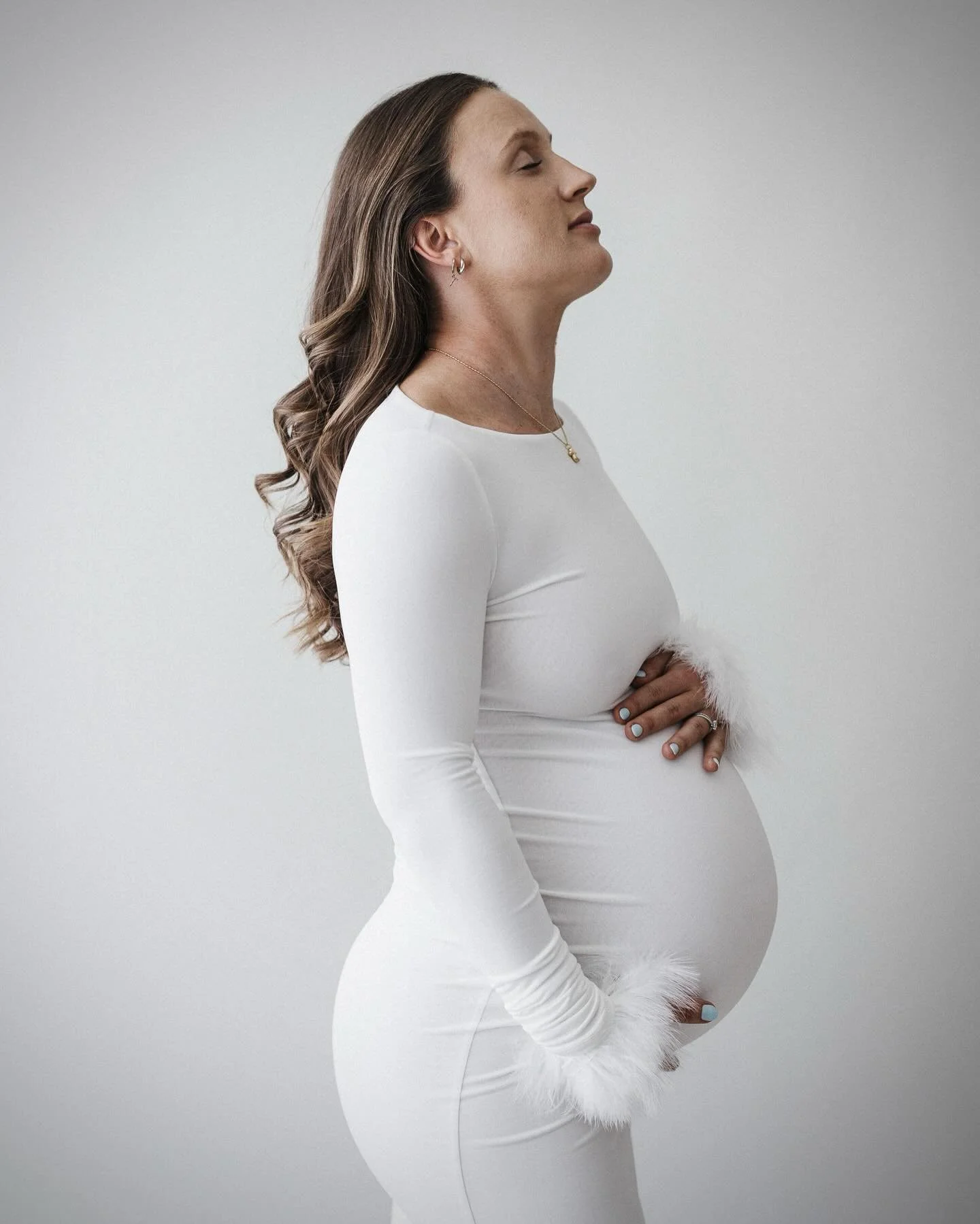 A beautiful reminder of the season filled with anticipation, grace and quiet magic 🤍✨
Now her arms are full, and her heart is overflowing.

#melbournephotographer #melbournematernityphotographer #newborn #newbornphotography #maternityphotoshoot