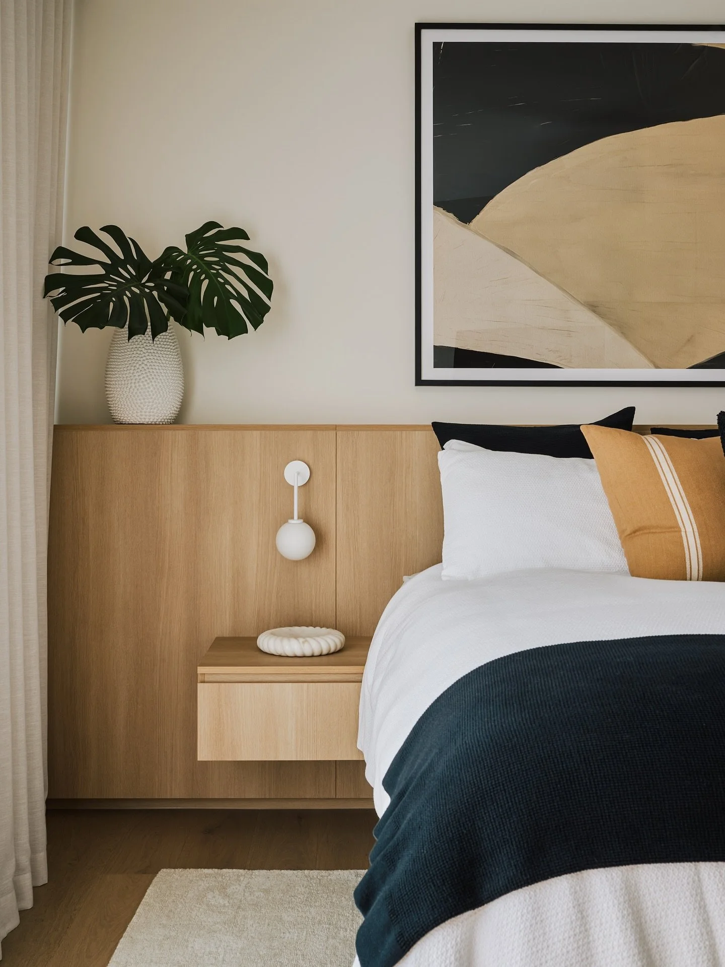 Custom bed heads - a feature that&rsquo;s as practical as it is beautiful 🤍

In our Solana project, the custom cabinetry bedheads seamlessly ties in with the rest of the home&rsquo;s cabinetry, creating a cohesive, tailored look. Adding warmth &amp;