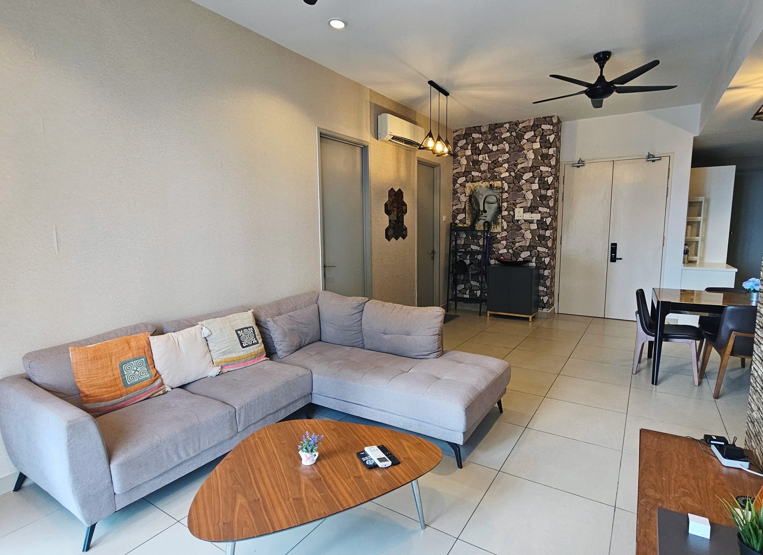 living room1.jpg