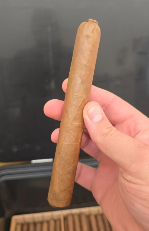 CUSTOM BLENDED HAND-ROLLED CIGARS
