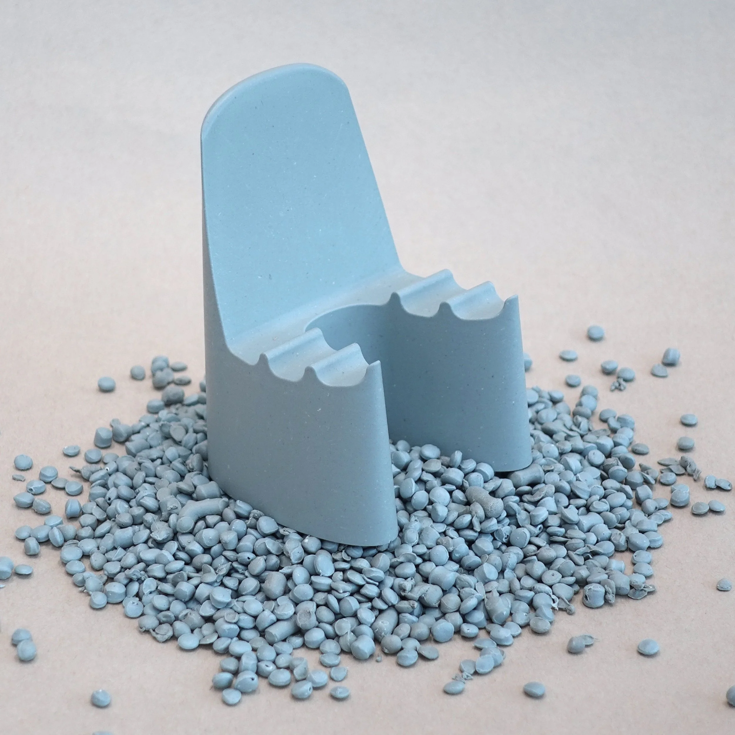 PhoneLounger - Stone