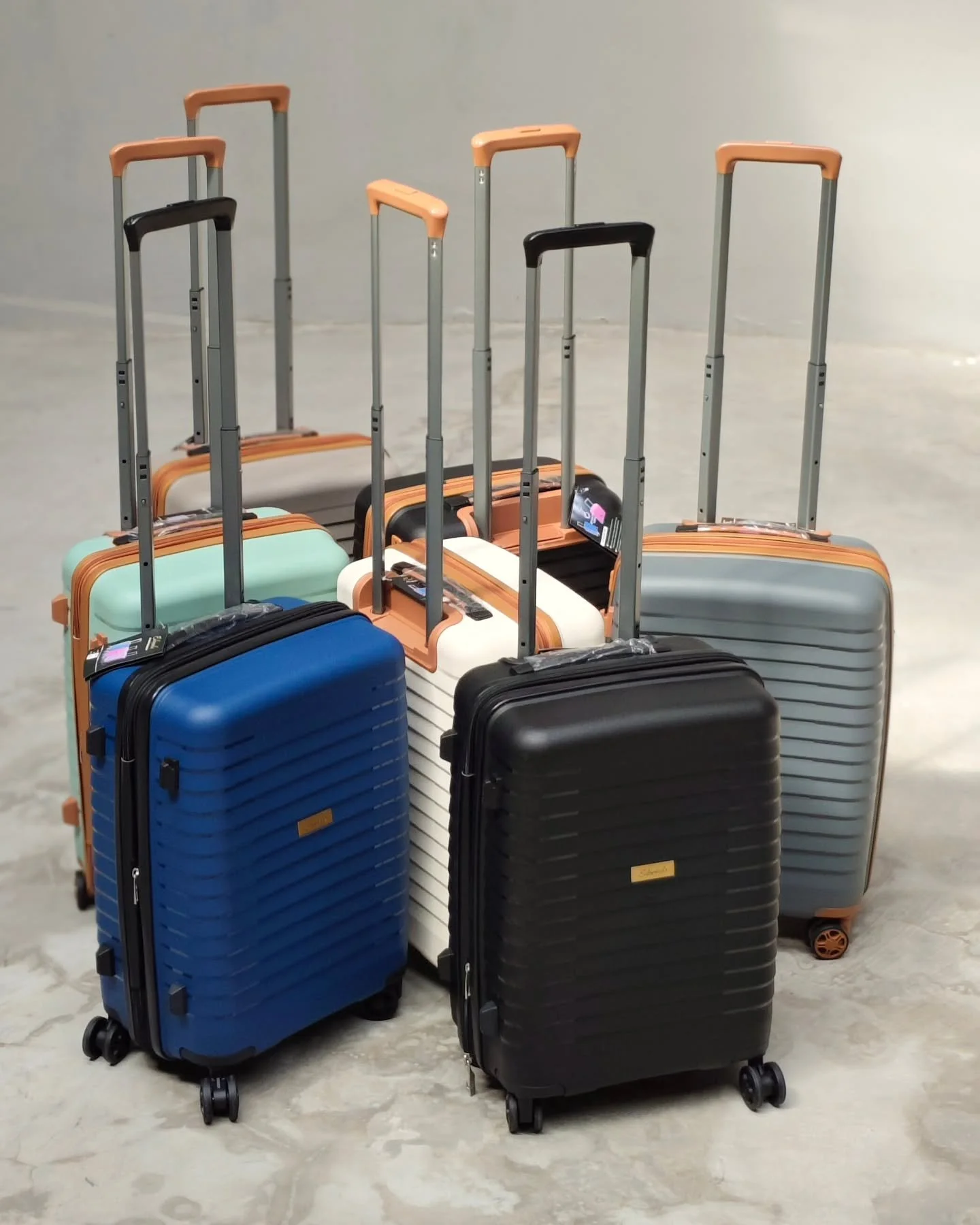 Kopermu rusak karna pecah❓❓
Ganti dengan ini ‼️
Koper Anti pecah 20inchi size cabin
Kunci lock TSA international
Expandable bisa dibesarkan
#kopercabin #koper20inchi #koperantipecah #unbreakbaleauitcase #koperbali
