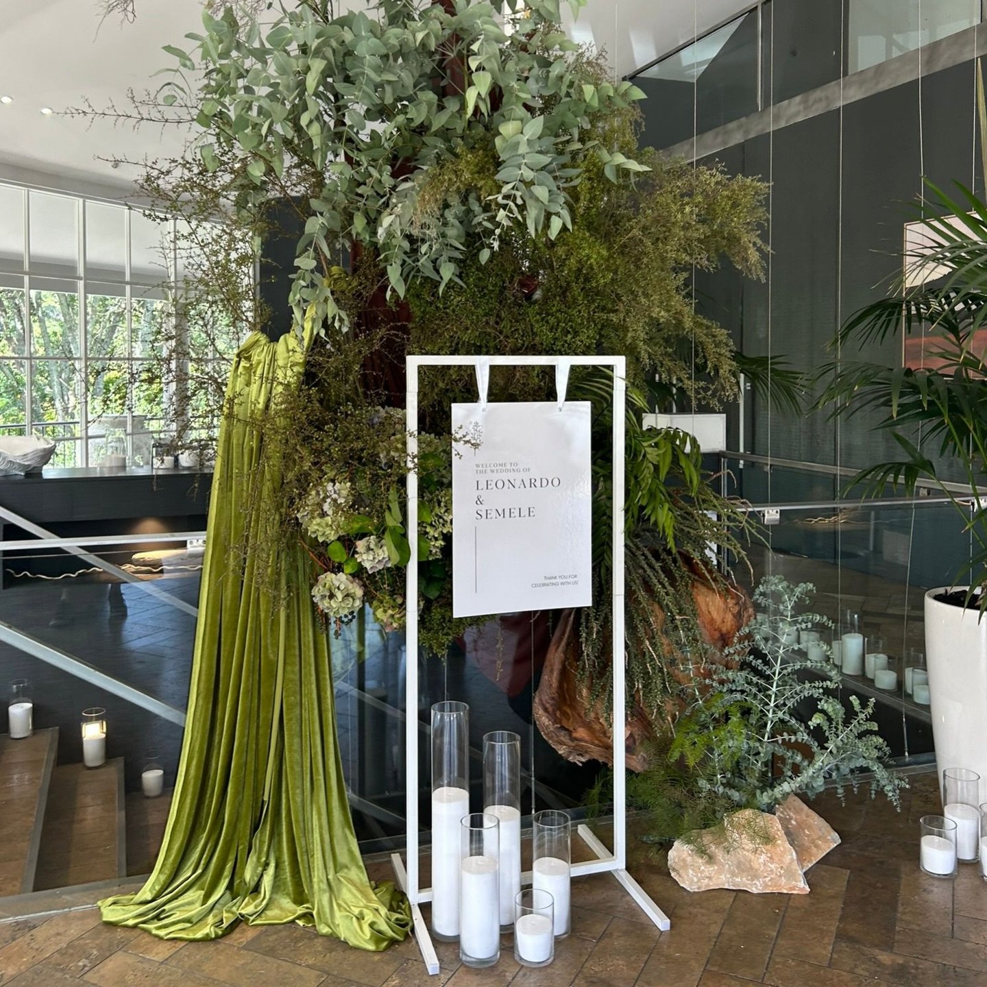 The most gorgeous welcome for S &amp; L's special day 🍃 

Lighting and sound - @edwardssoundsystems 
Florals - @floralstylistco 
Signage &amp; napkins - @theprettypropshop 
Candles - @thesandcandlesnz 
Catering &amp; bar - @collectivenz 
Photographe