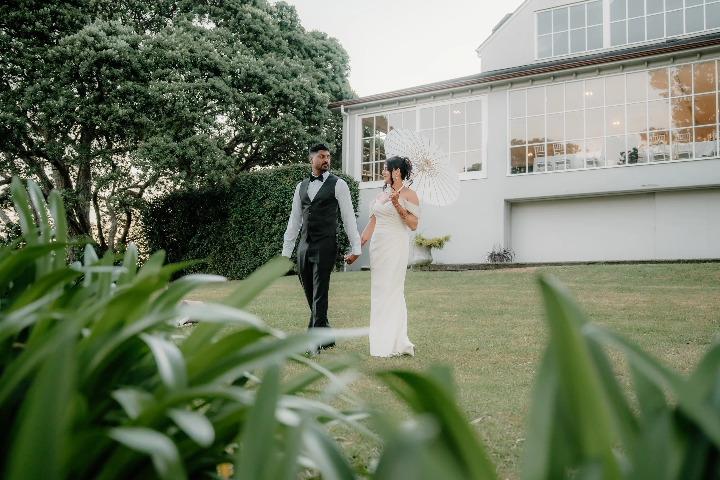 What if your wedding felt like a getaway, without actually going anywhere? 

Ōrākei Bay gives you the magic of a destination wedding, right in the heart of Auckland. The water, the light, the feeling that the rest of the world has just&hellip; faded 