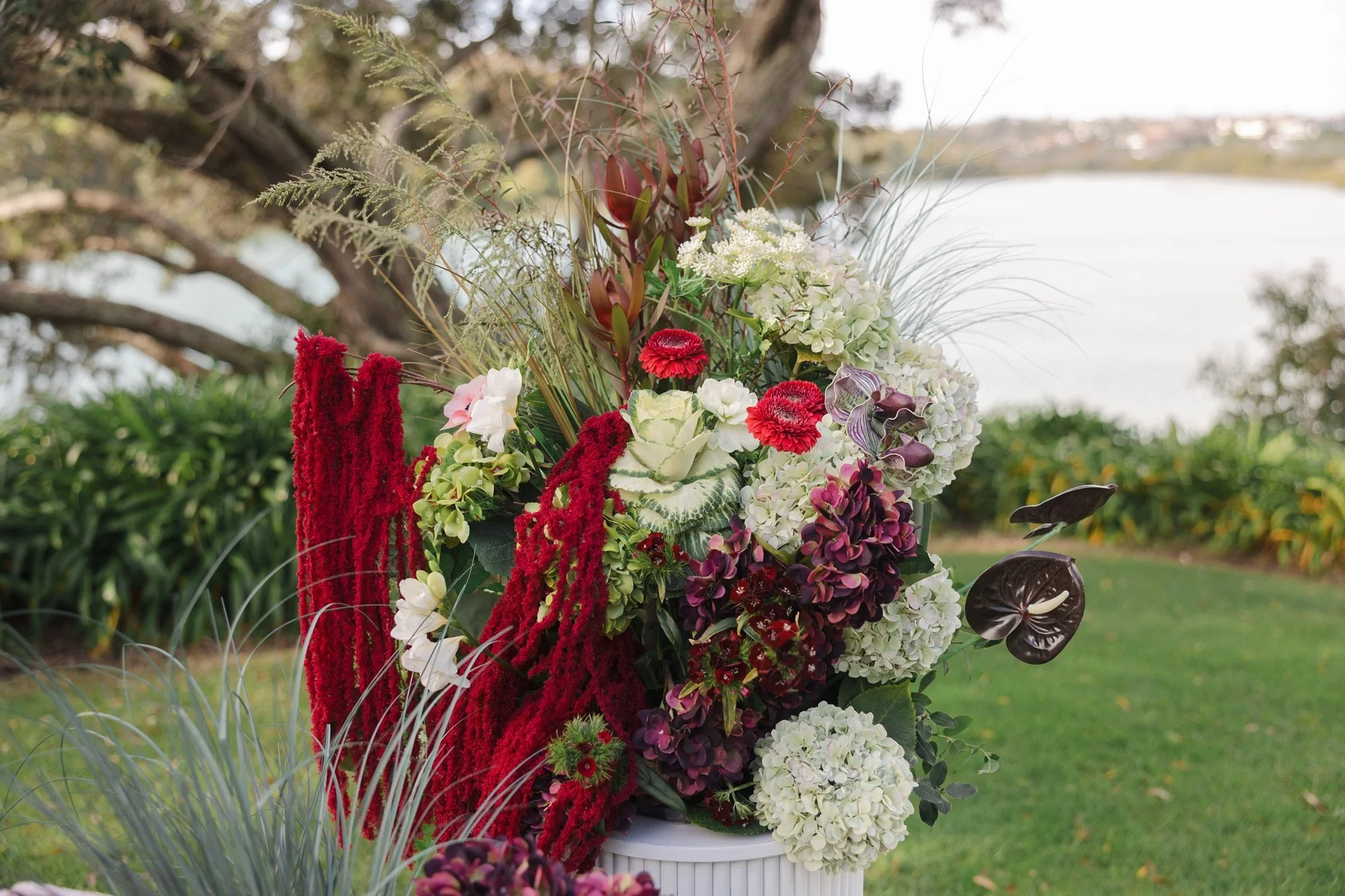 orakei-bay-waterside-garden-wedding-florals.jpg