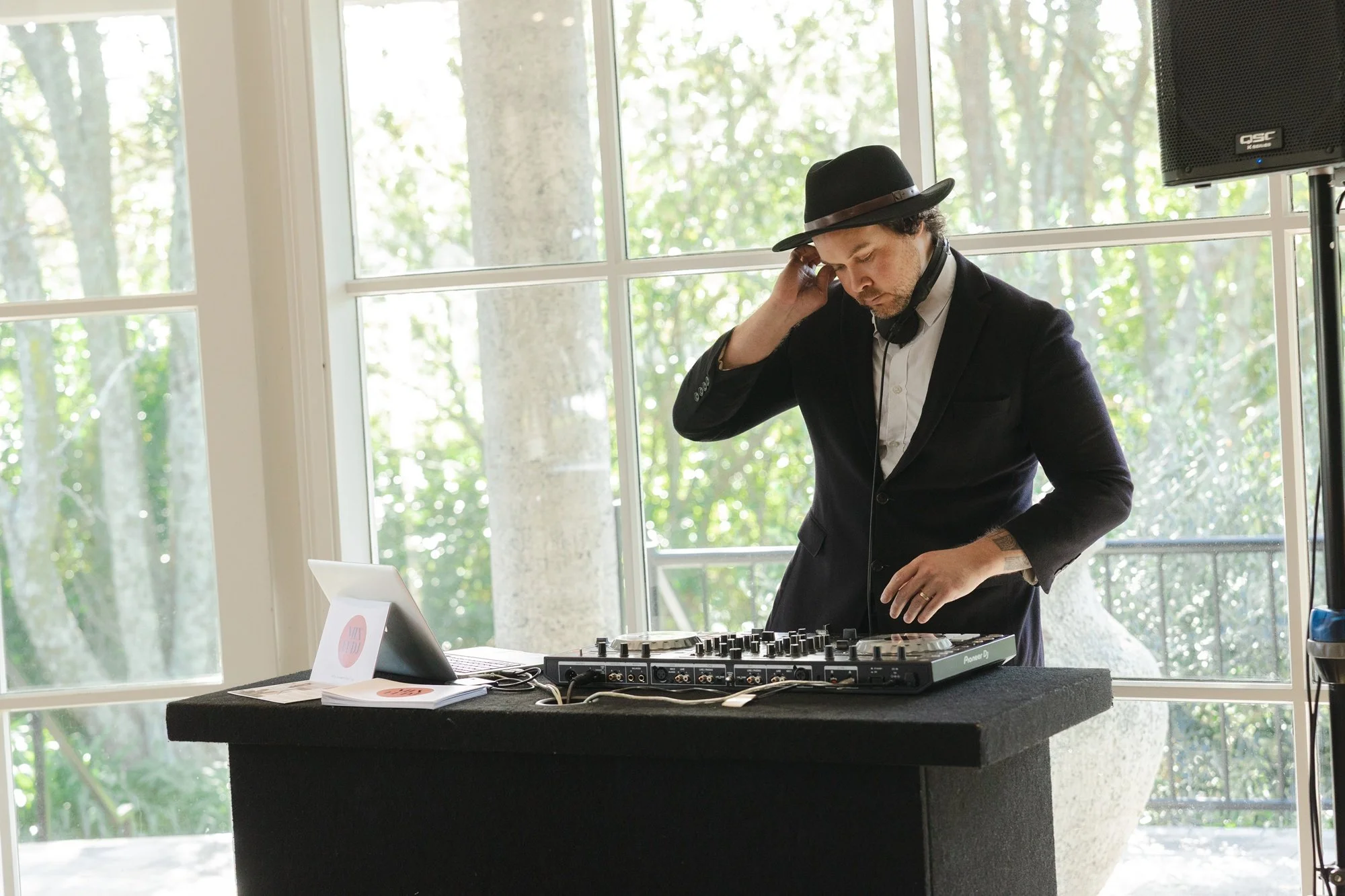 dj-in-orakei-bay-gallery.jpg