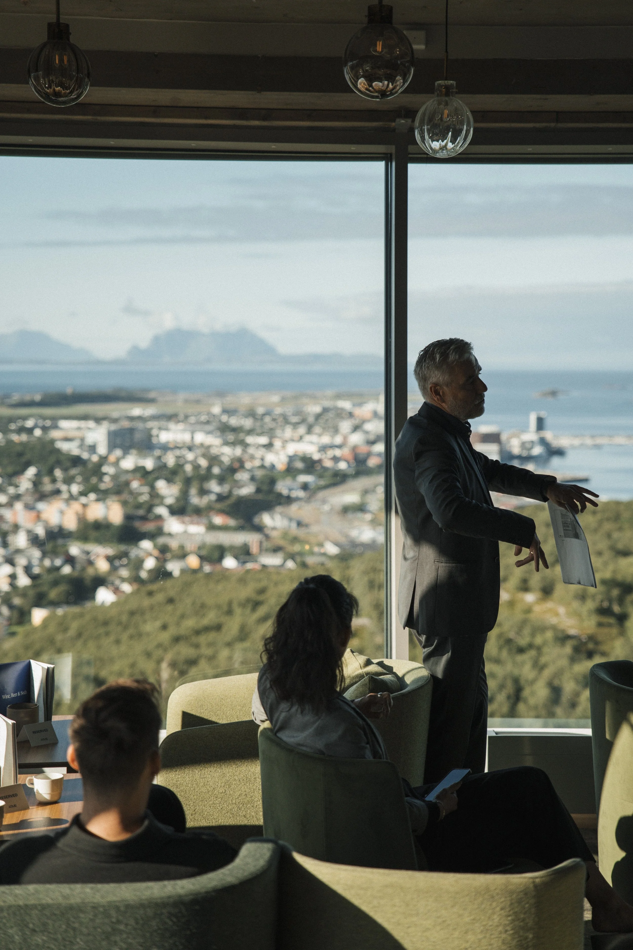 Rå Kommunikasjon / Fotograf Fredrik Stenbro / Wood Hotel / Bodø, Nordland / Innholdsproduksjon, film, foto, nettside, sosiale medier