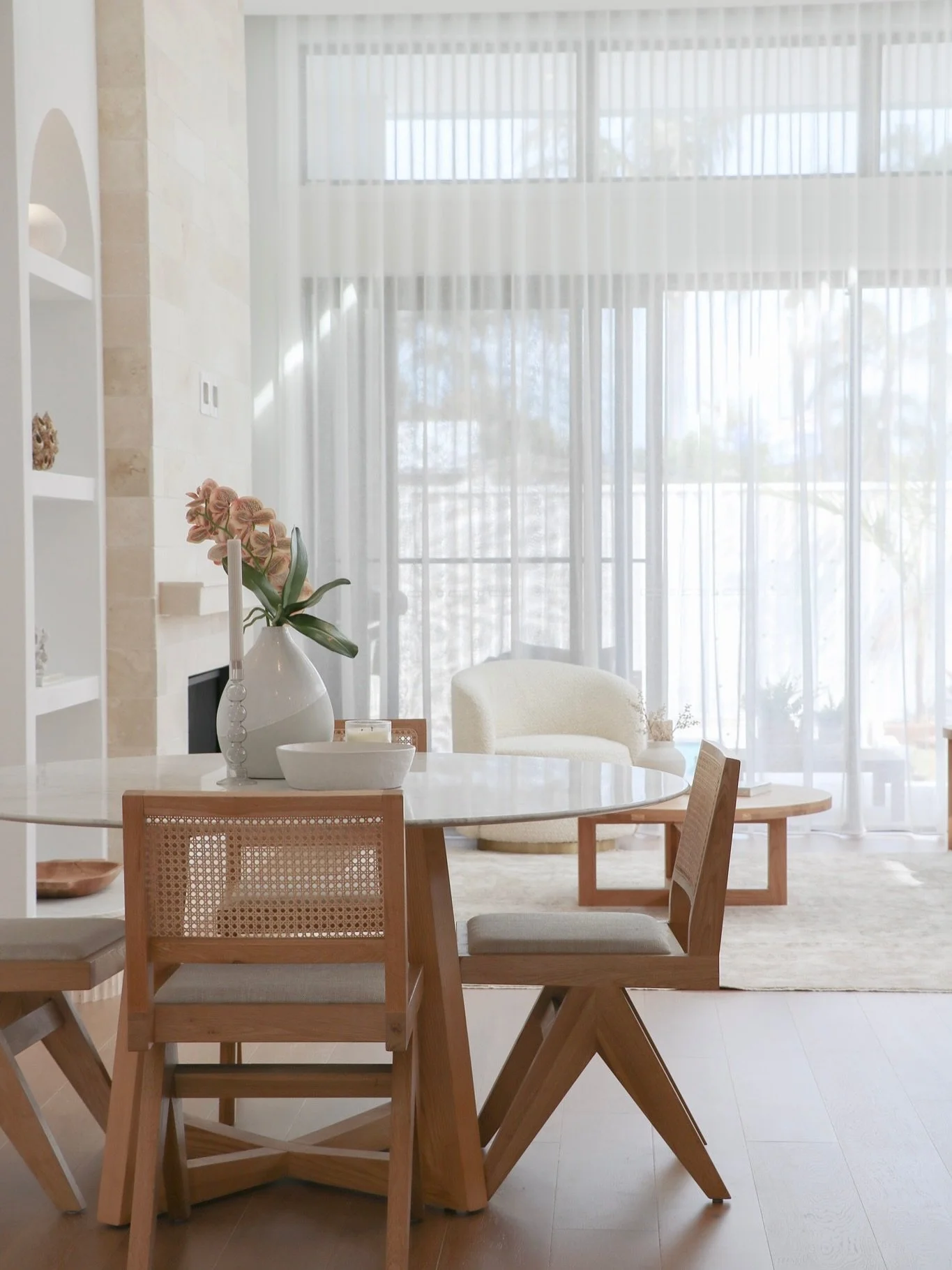 Dreamy Dining | Osborne Pde, Warilla 🤍

Styling: @rawstylingsells
 📸 @interiorlensbyash
.
.
.
#interiorphotos #interiorphotography #interiorstyling #interiorstylingphotos #photography #comingsoon #warilla #warillabeach #southcoaststyling #southcoas