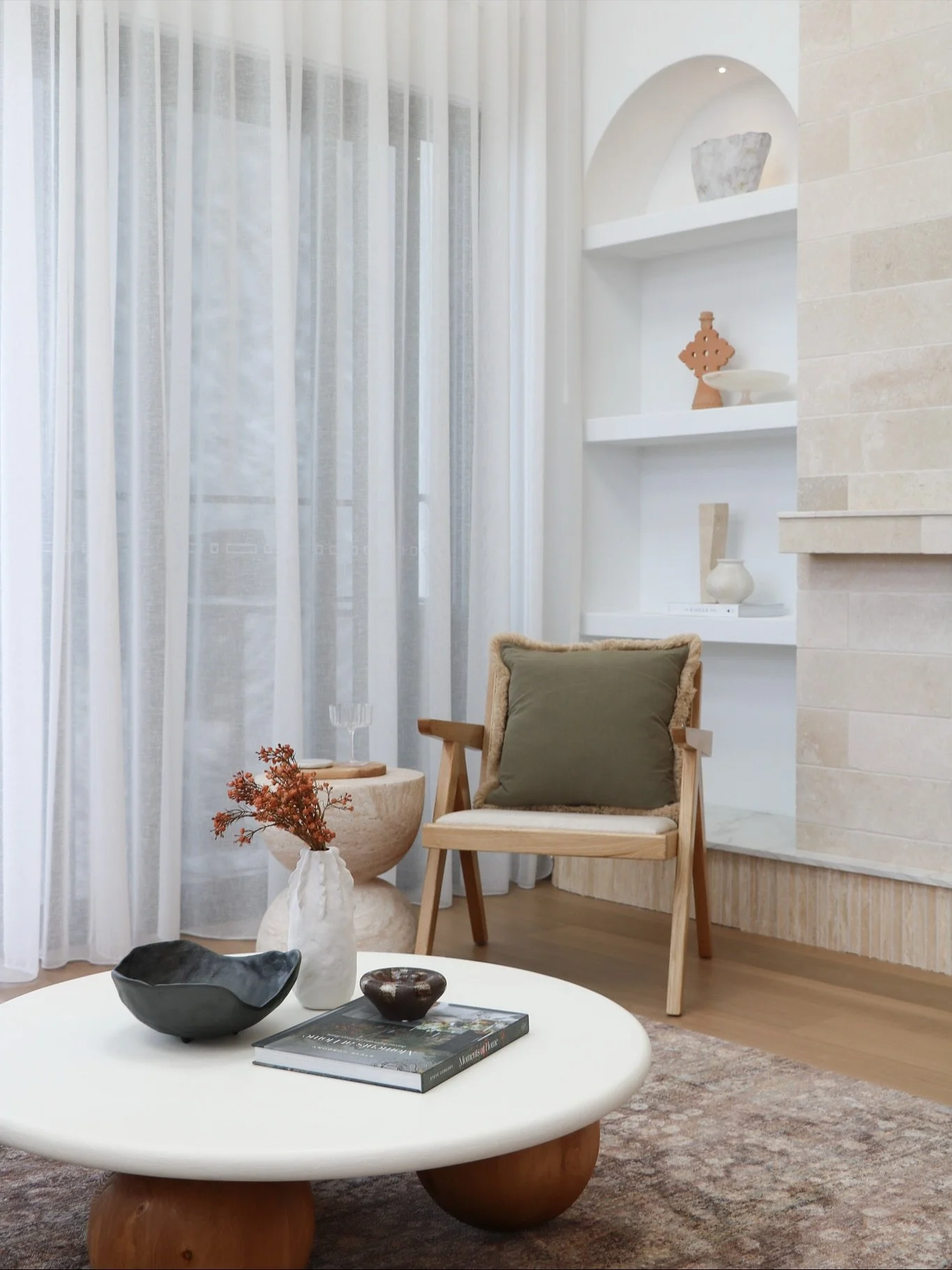 A quiet corner with soul, shaped by thoughtful design✨

Styling: @rawstylingandinteriors
 📸 @interiorlensbyash
.
.
.
#interiorphotos #interiorphotography #interiorstyling #interiorstylingphotos #photography #comingsoon #warilla #warillabeach #southc