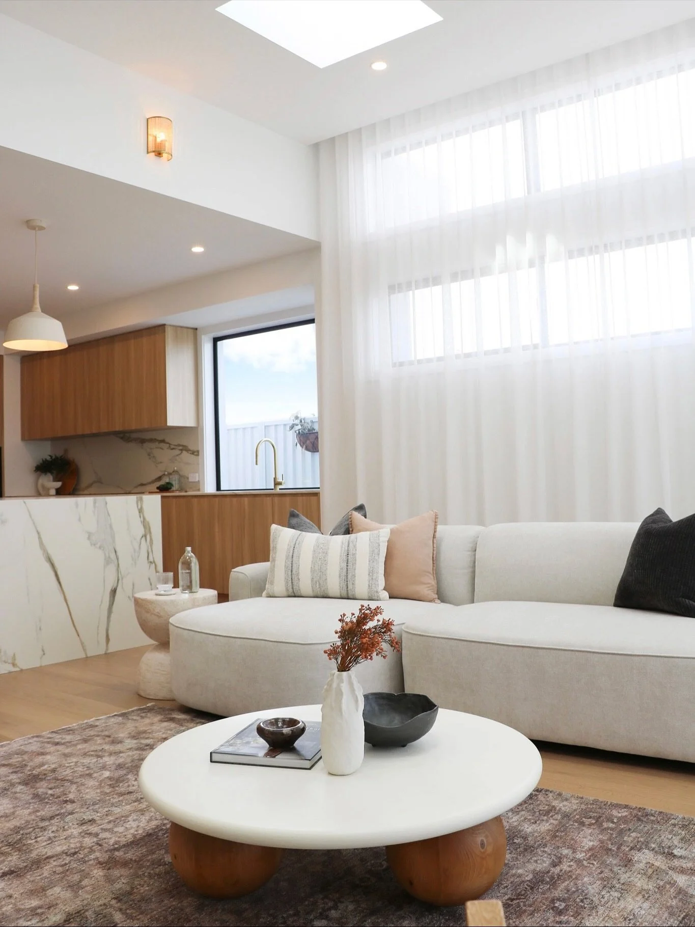 Warilla Duplex #2 | Osborne Pde

Styling: @rawstylingandinteriors 
 📸 @interiorlensbyash
.
.
.
#interiorphotos #interiorphotography #interiorstyling #interiorstylingphotos #photography #comingsoon #warilla #warillabeach #southcoaststyling #southcoas