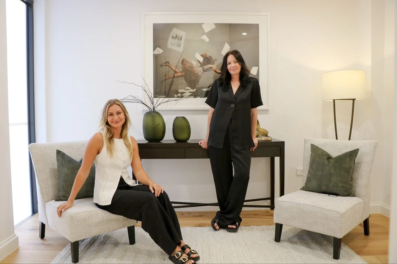 Some fresh photos for the beautiful girls behind the Evolve Styling management team ✨

Always a joy capturing the women who bring so much style, talent and energy to the Evolve brand 📸💛
@tara_evolvestyling
@olivia_evolvestyling 

#TeamPhotos #Brand