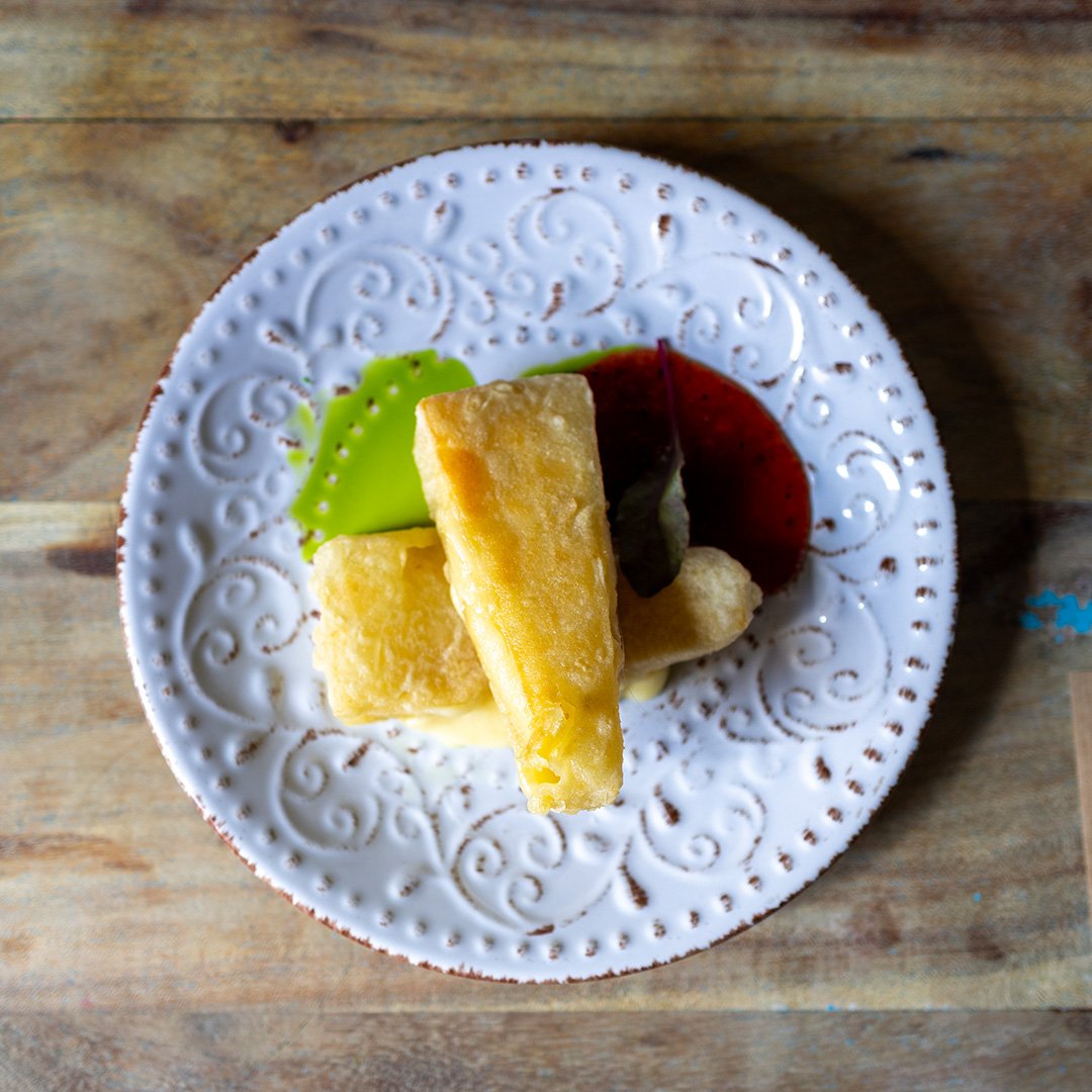 Graviera saganaki me marmelada piperia florinis.jpg