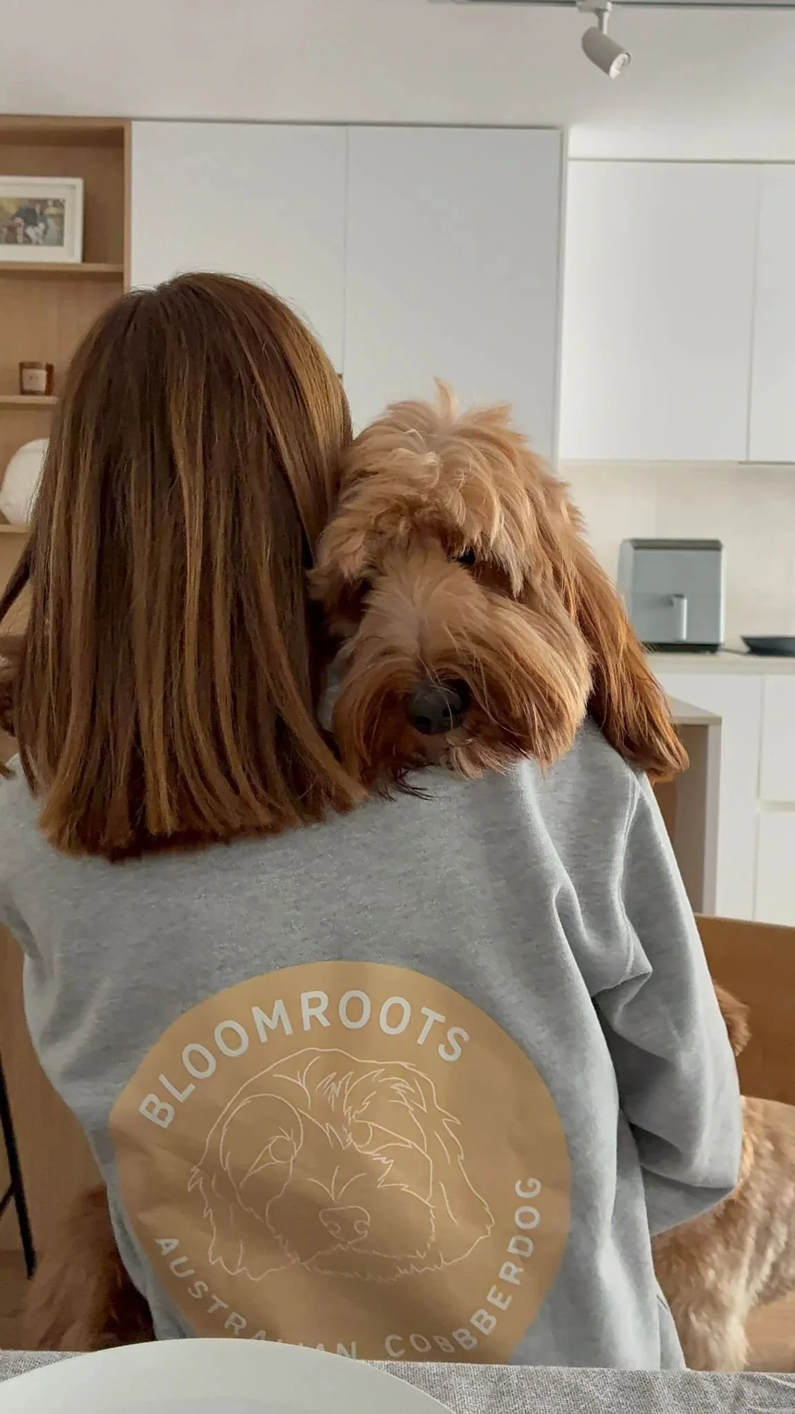 FOTO+SUDADERA+BLOOMROOTS.jpg