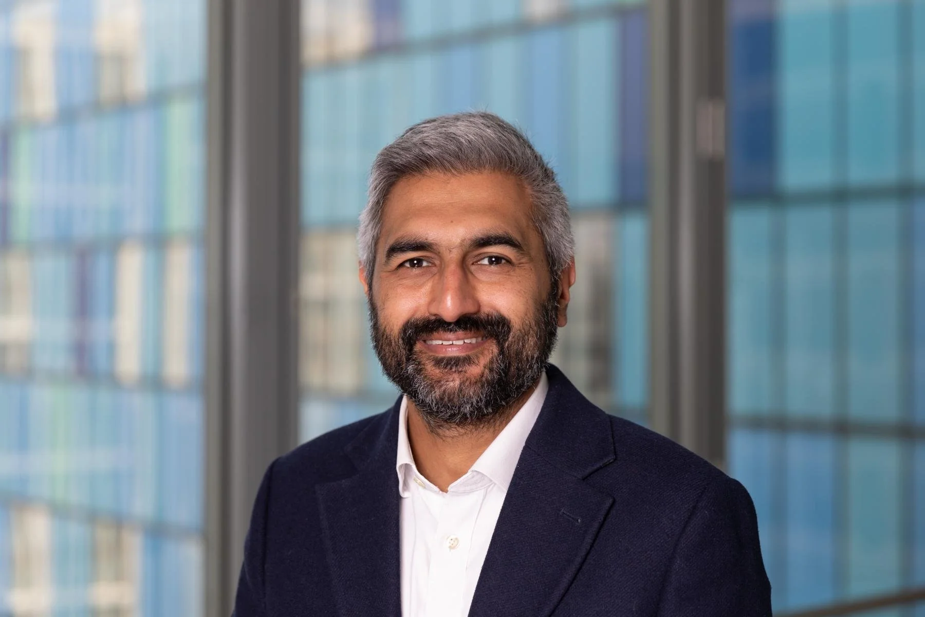 Consultant neurosurgeon Dr Jarnail Bal in London specialising in brain and spine surgery