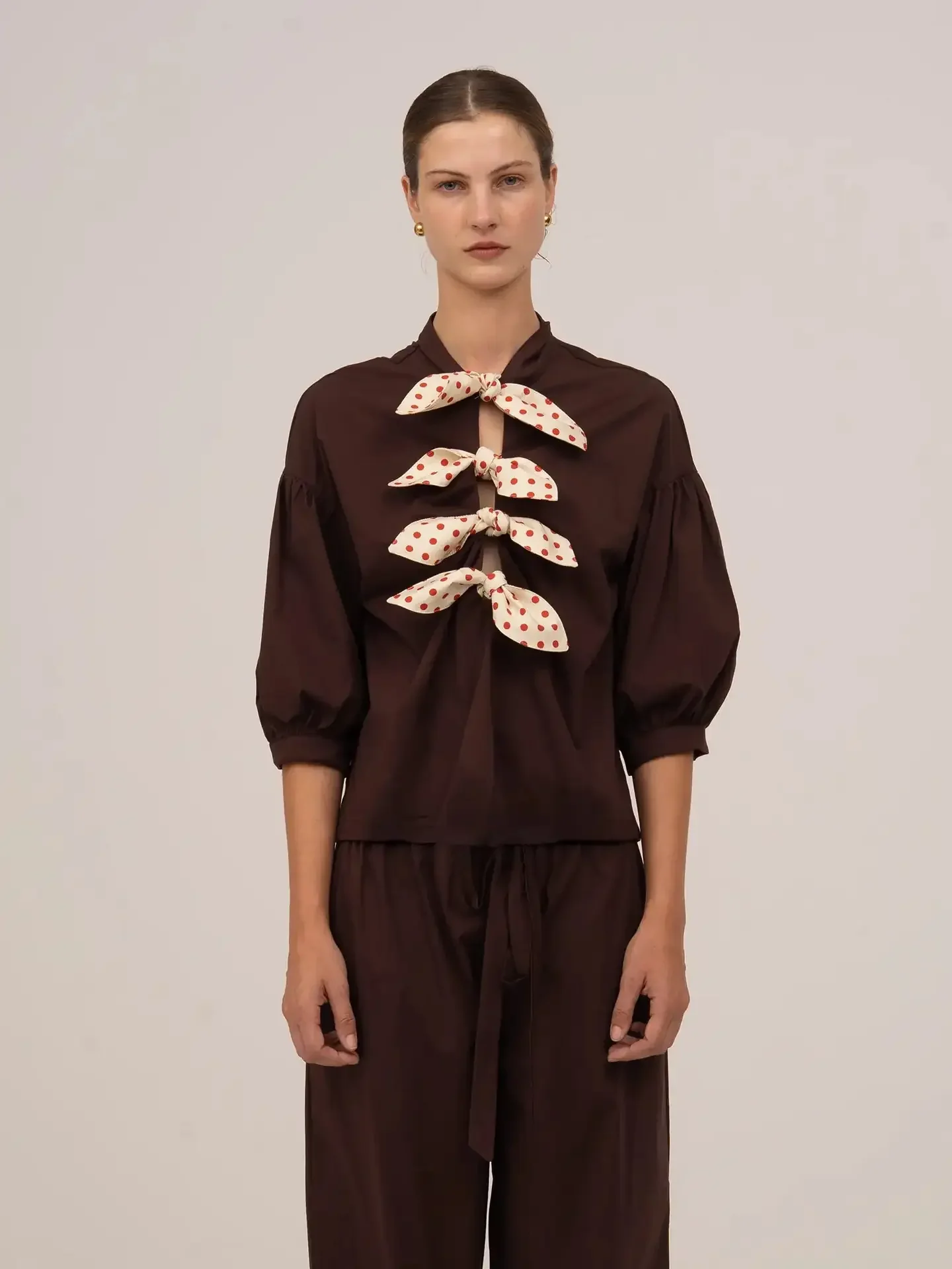 Blusa De Lunares Marrón - Carmen Says