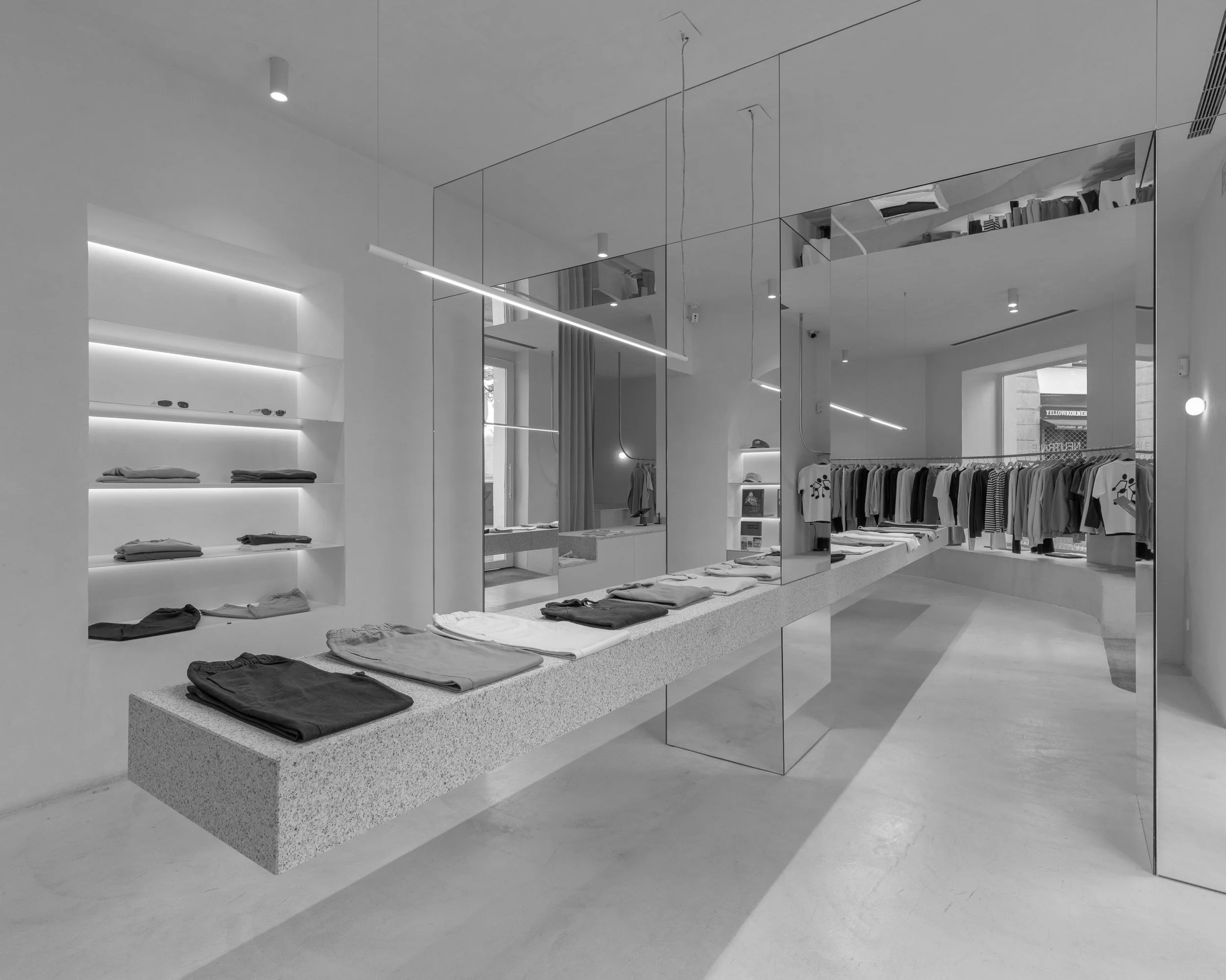 NEUTRALE Flagship Store / Diir
