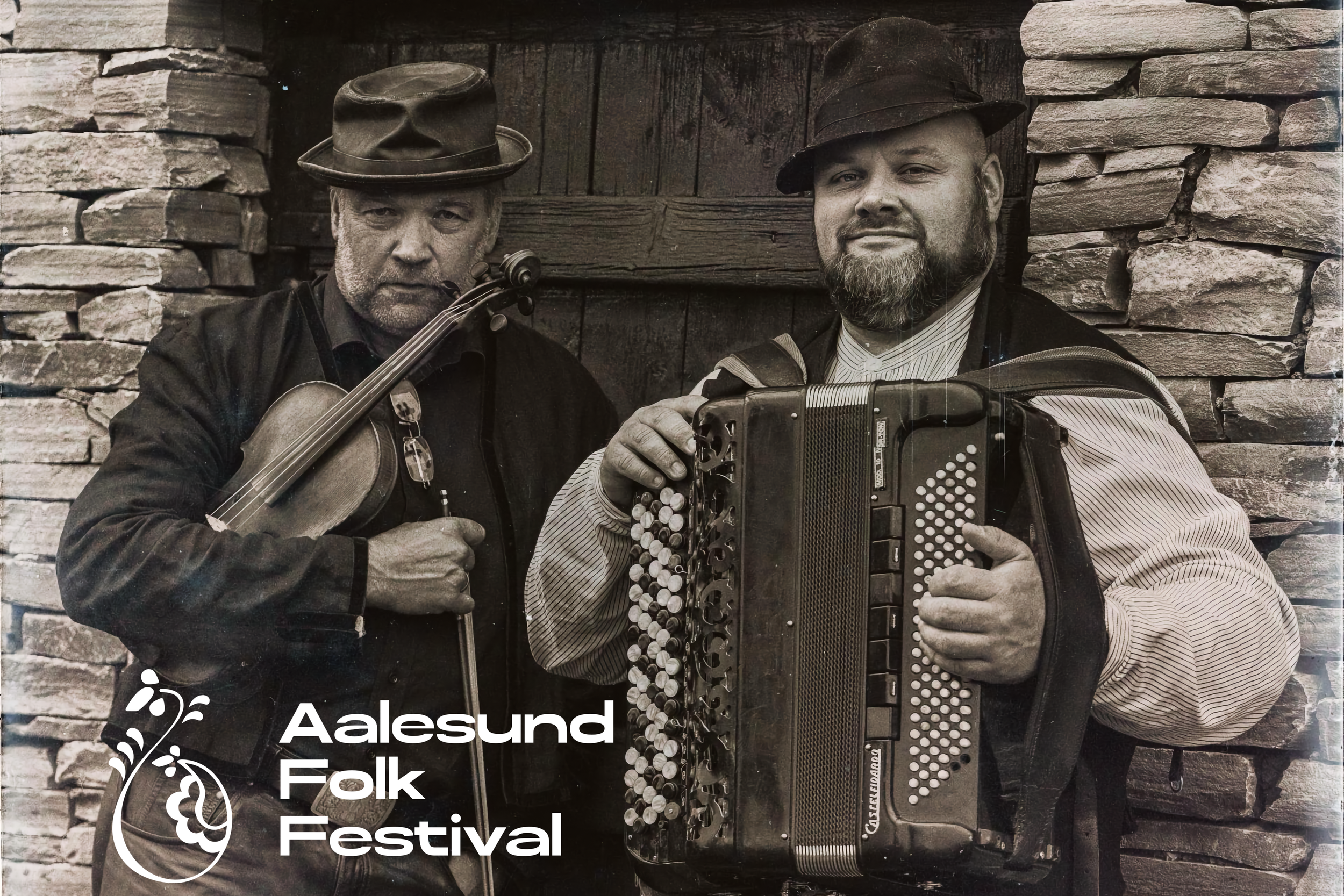Thorud & Rudi ved kjellardøra.png