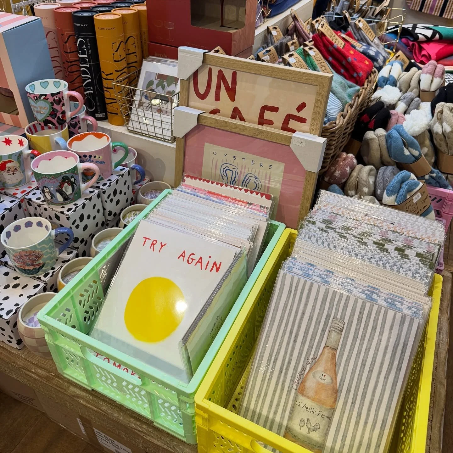 Only 6 more Mondays until Christmas&hellip; 🎄✨🎁

#cotswolds #stowonthewold #cotswoldliving #cotswoldlife #stowonthewoldcotswolds #accessories #gifting #interiors