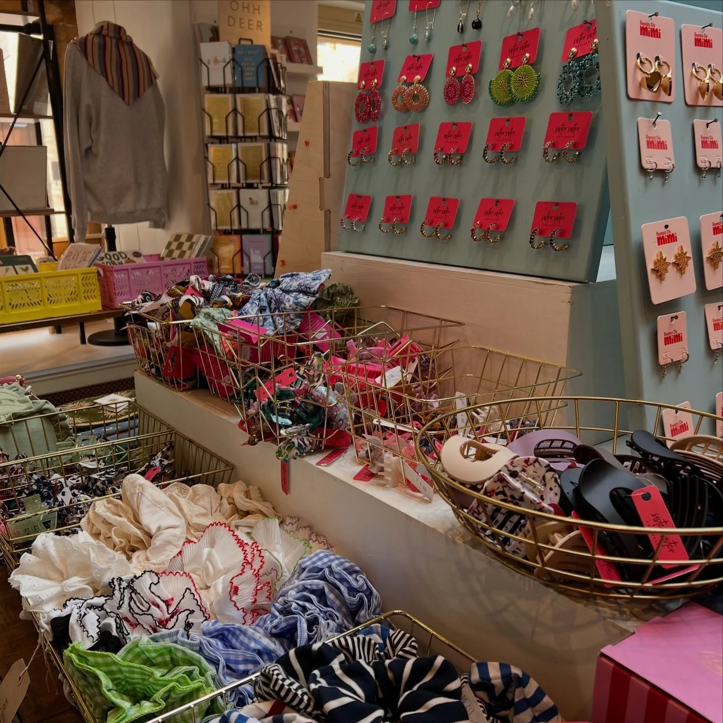 Happy Sunday! ✨ 

We will be open from 11am - 4pm today. The shop is FULL to the brim with some amazing brands so definitely pop in and see us if you&rsquo;re venturing to the Cotswolds today. It&rsquo;s my first Sunday off in what feels like forever