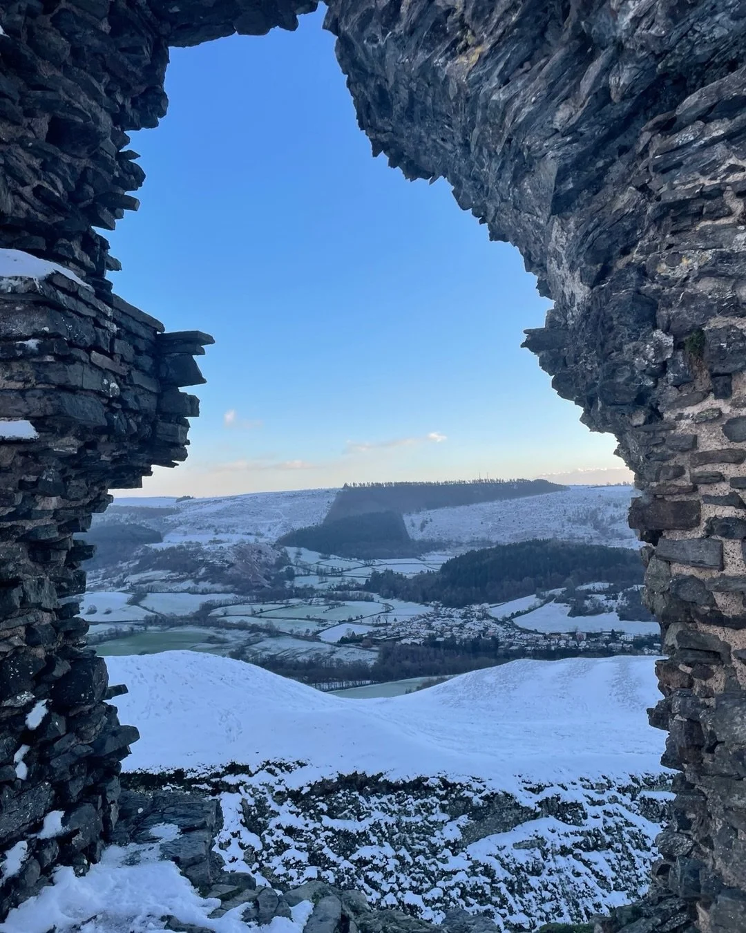 A luminous snowy walk near Llangollen.