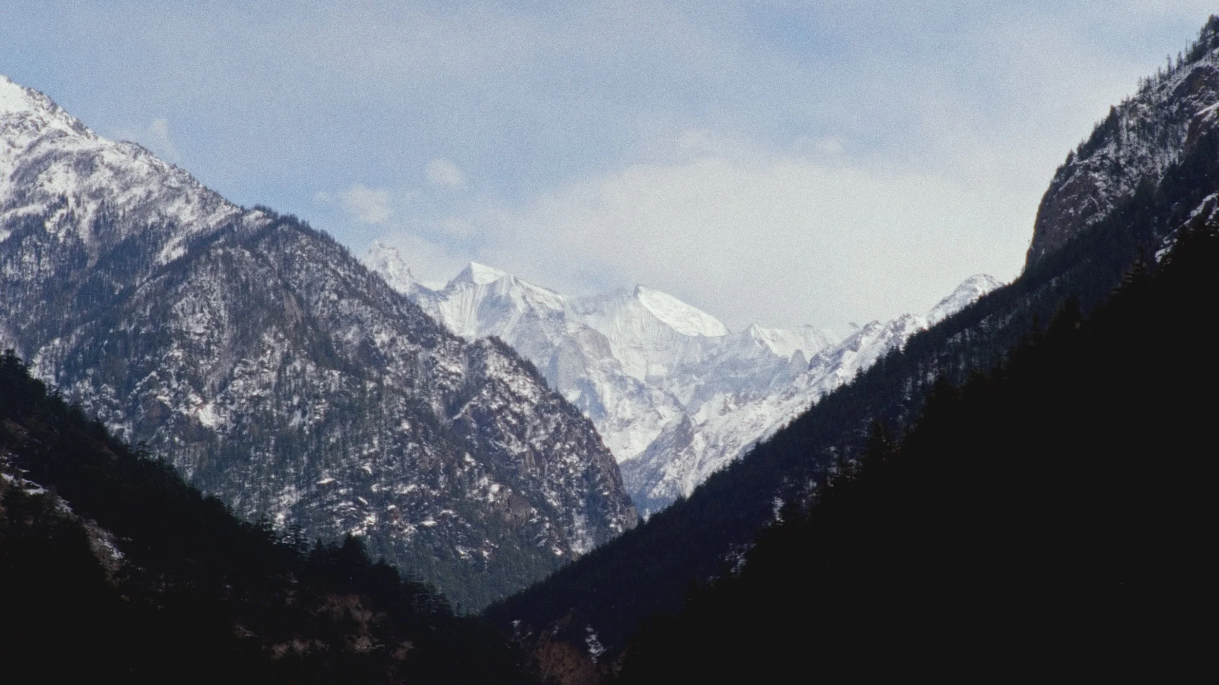 Master_Follow your intuition V3 grade & sound.00_02_17_13.Still010.jpg