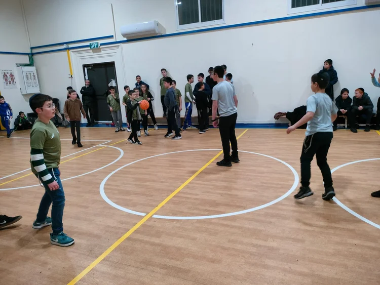 אווירה מקצועית באימון YBA