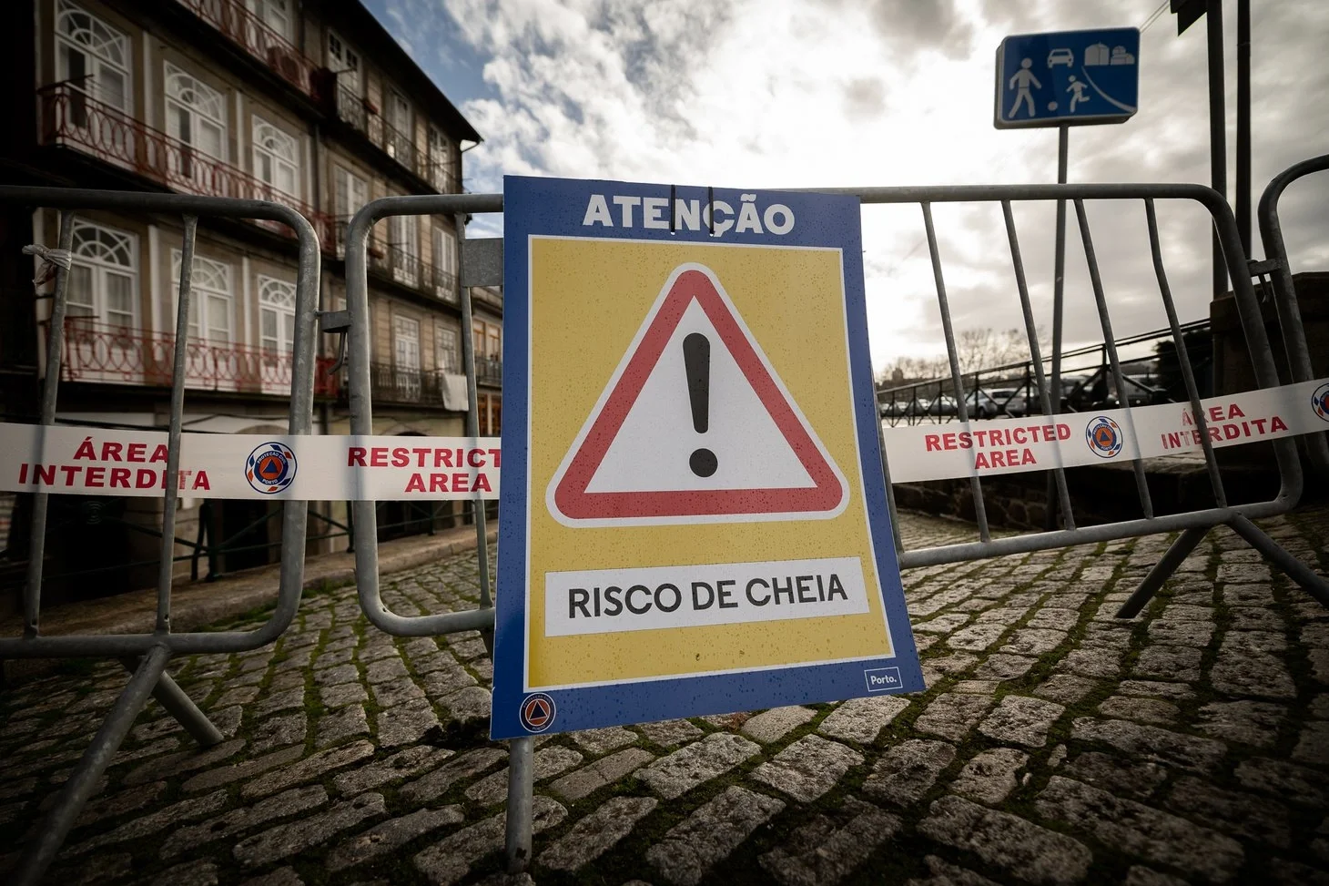 Situação em Miragaia está "controlada", mas alerta vermelho mantém-se