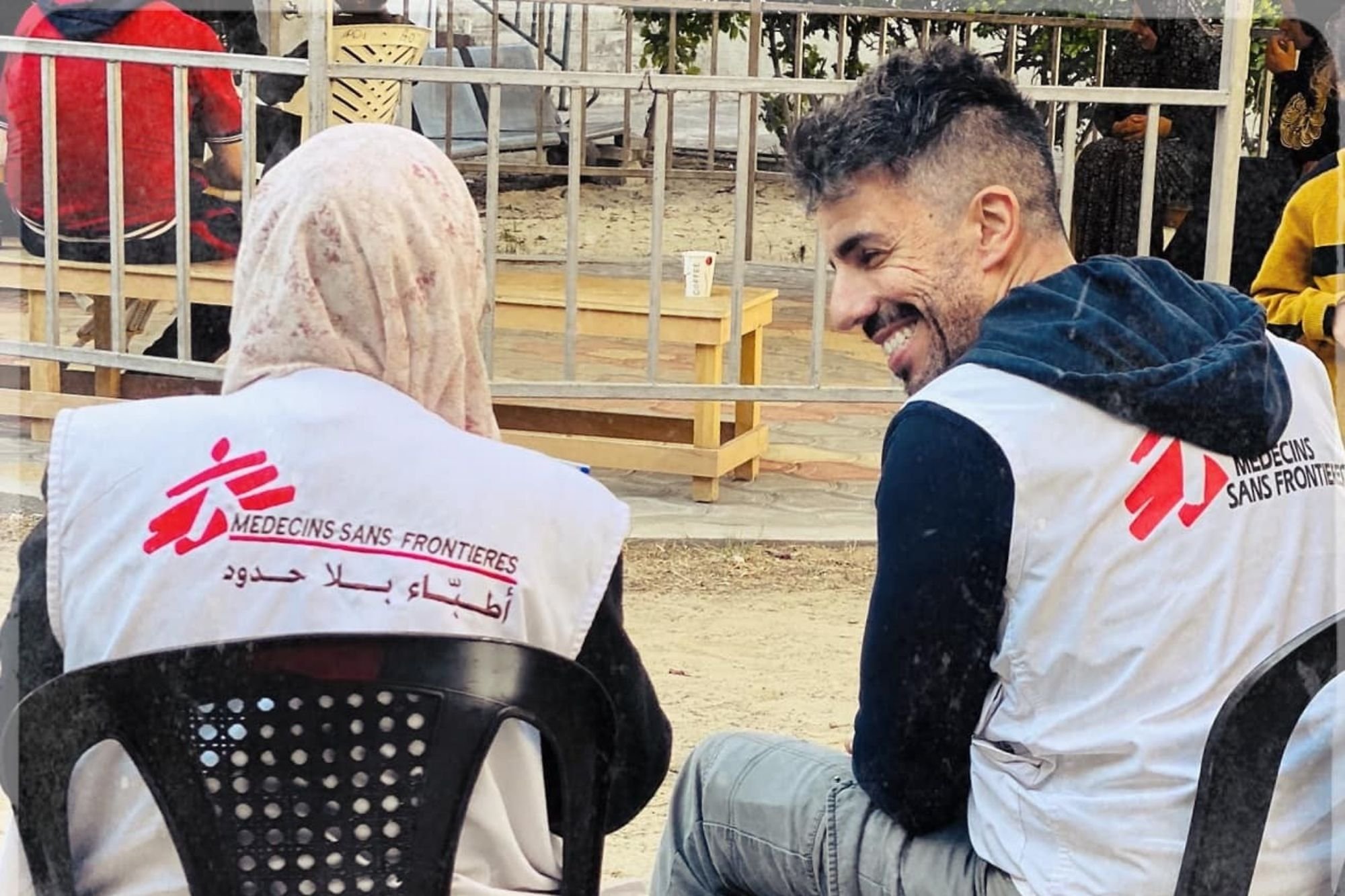 Raul Manarte: em cenários de guerra, crianças “retratam funerais” durante as brincadeiras