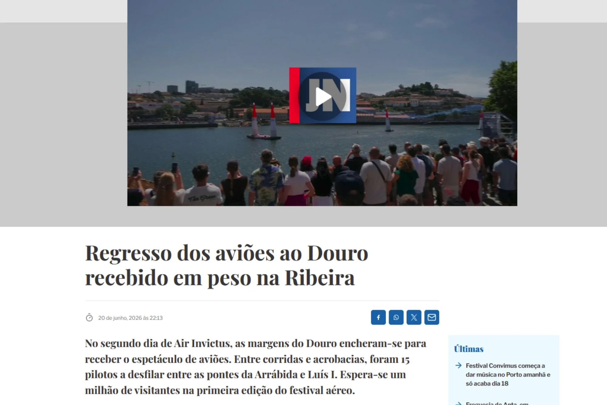 Regresso dos aviões ao Douro recebido em peso na Ribeira