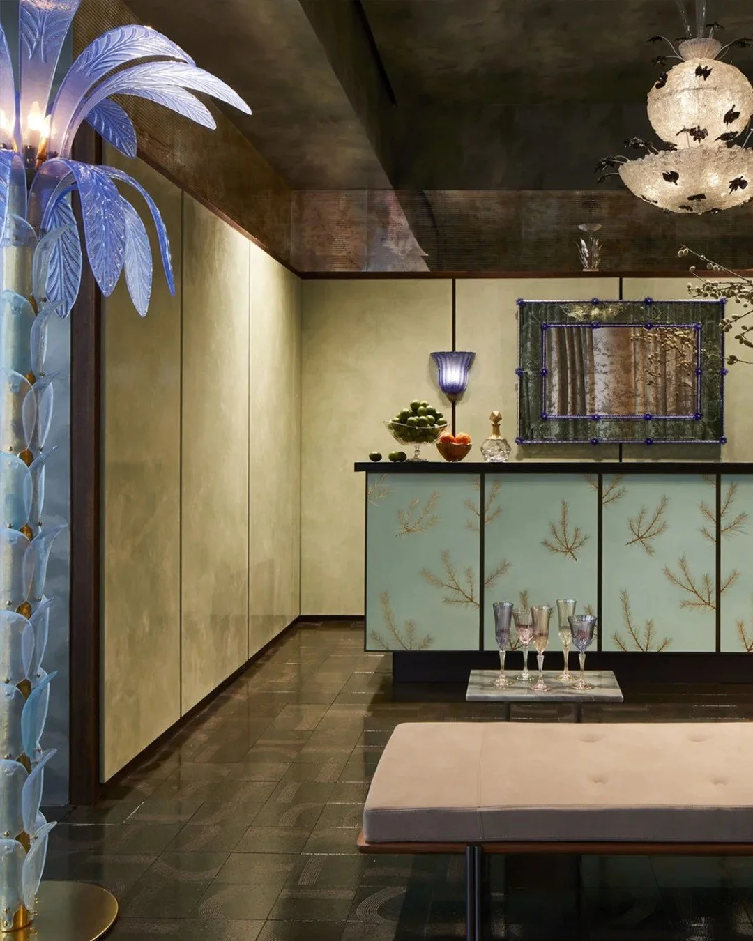 We love this new space and the @950.ninefifty tiles on the floor are perfect! 

@artemest unveils Incanto, the newly redesigned Artemest Galleria in New York by @nicolefullerinteriors

Located at 518 West 19th Street, the gallery balances artistry an