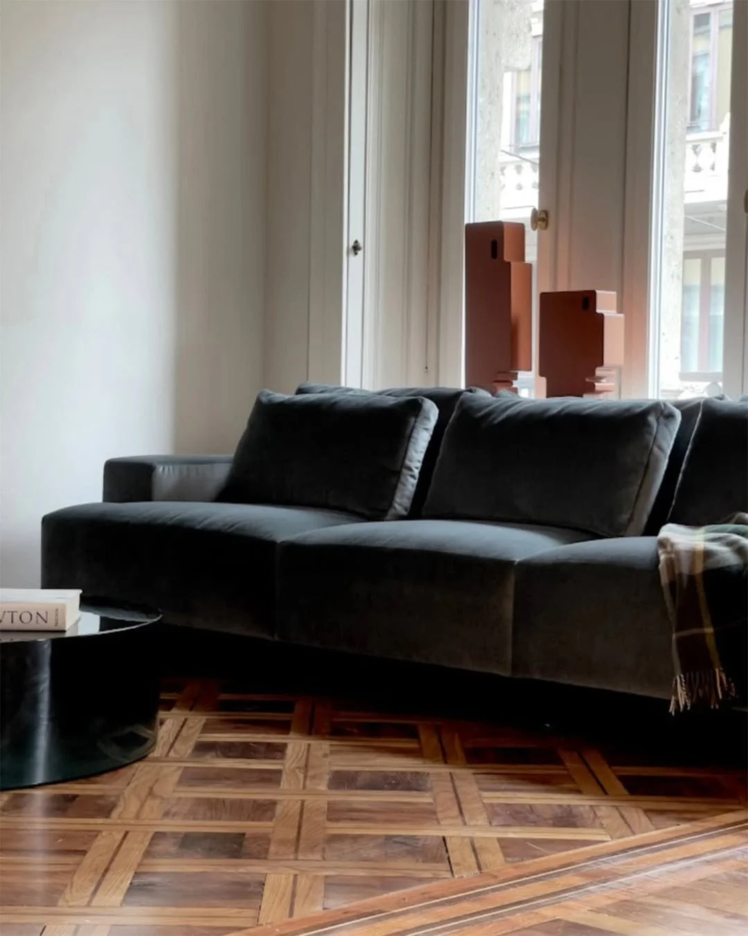 MORRISON: a refined clash of Brutalist inspired soft blocks and curved lines. A play of cuts, contrasts, and proportions that transforms architecture into comfort. From @somaschinidesign.